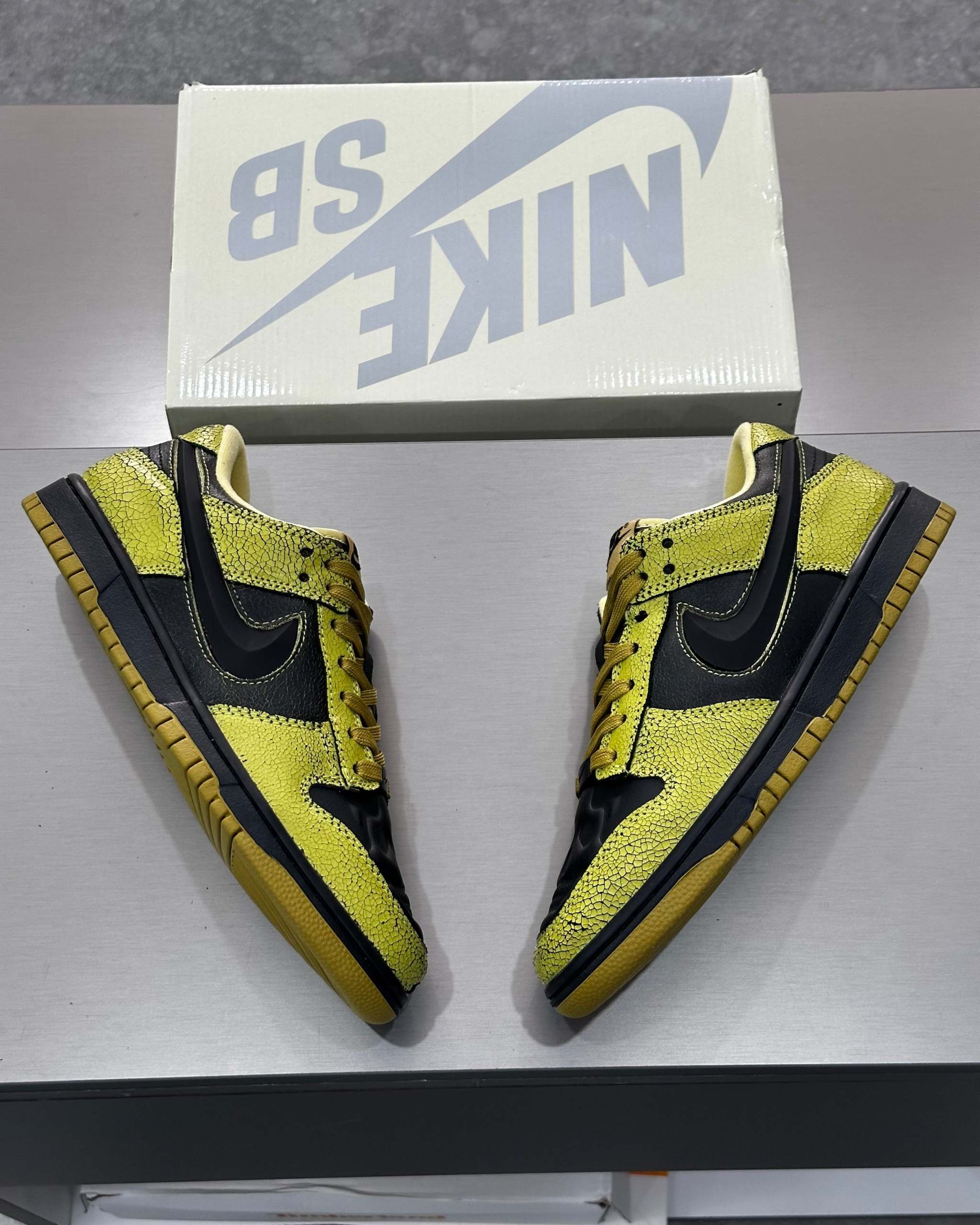Níke Dunk Low Retro QS Halloween
Skull