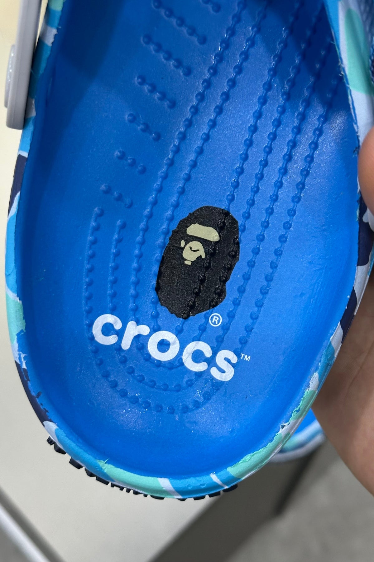 Crocs X A Bathing Ape ABC
Camo - Bleu - MAGIC CITY