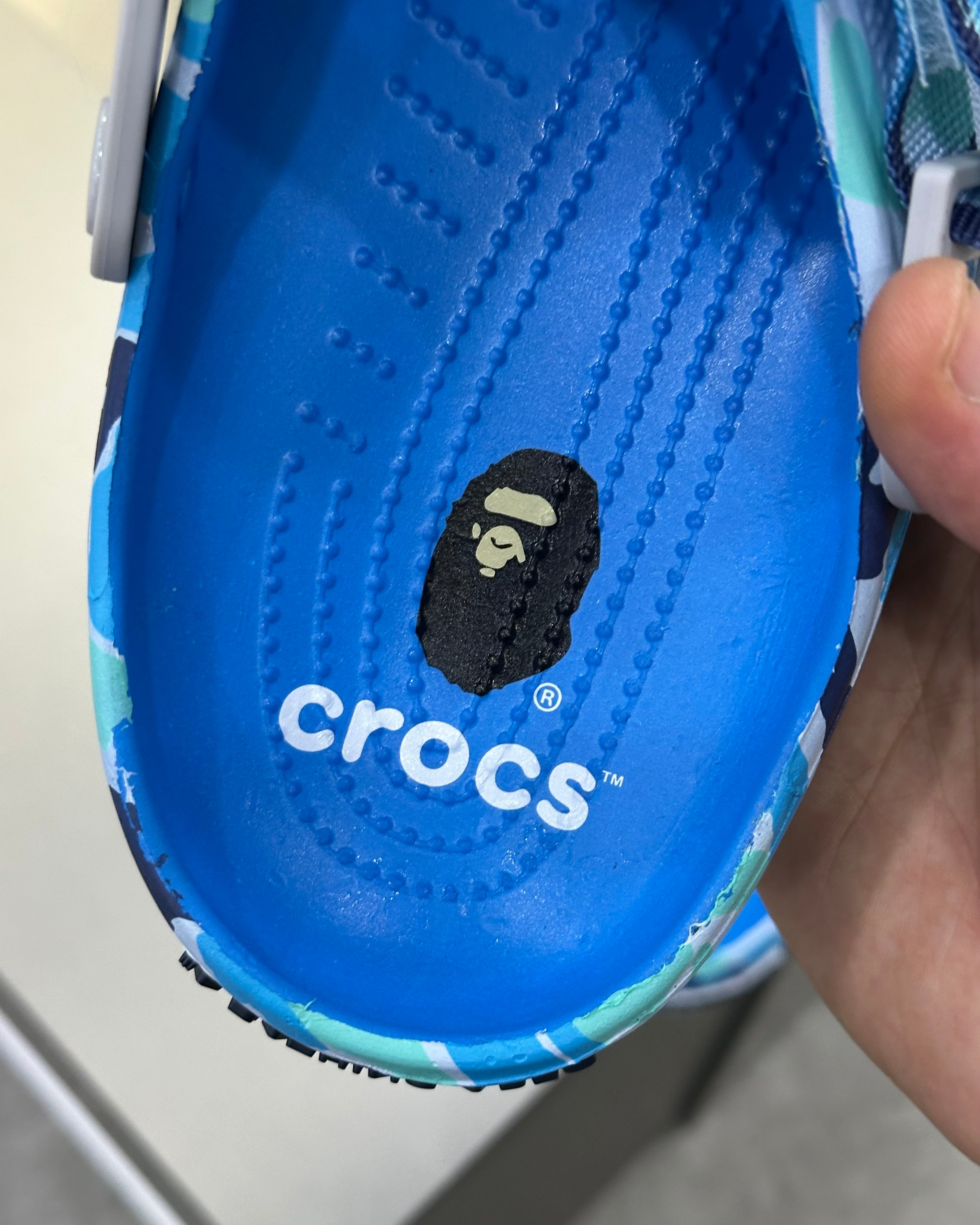 Crocs X A Bathing Ape ABC
Camo - Bleu