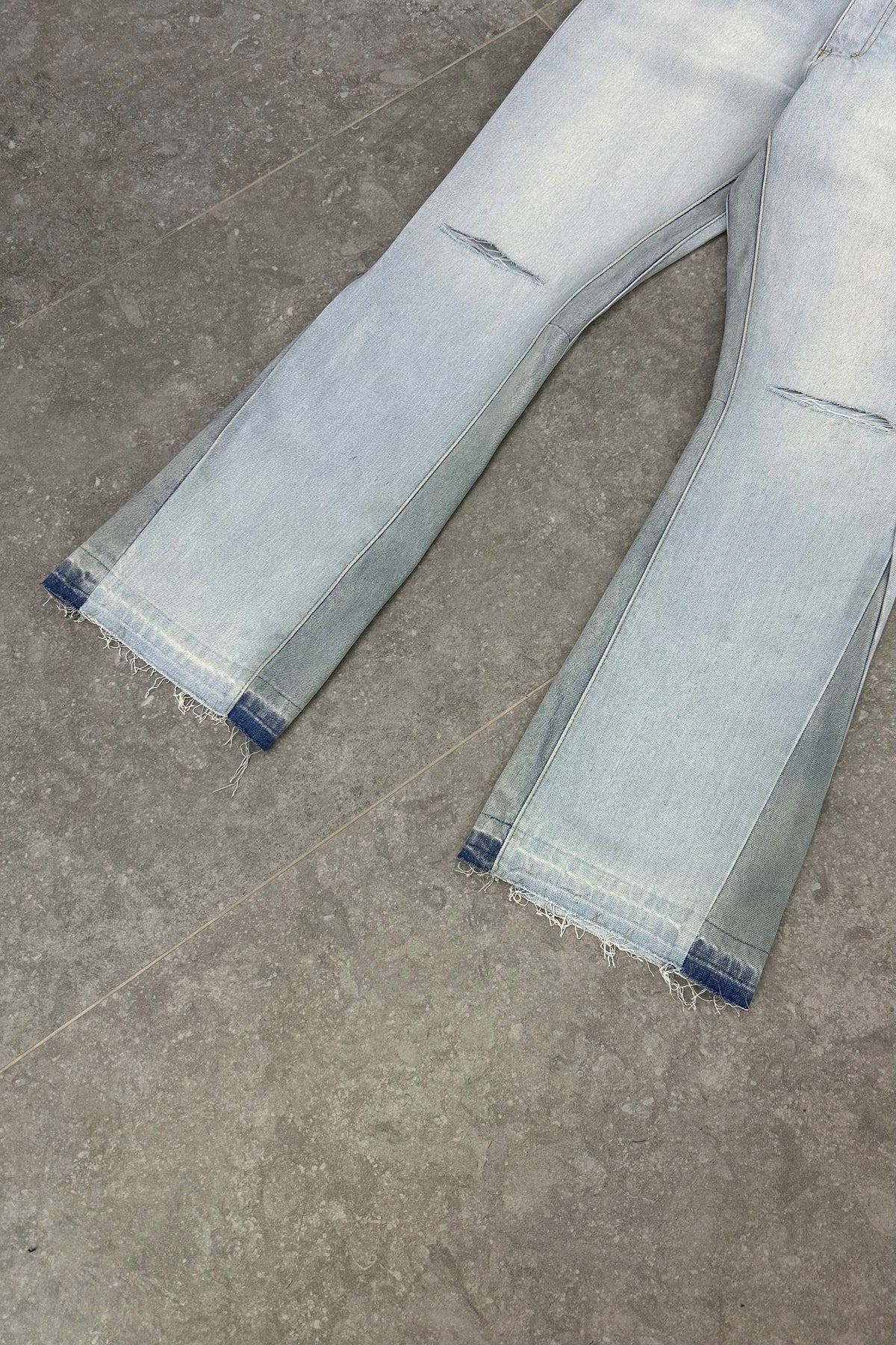 GALLERY DEPT Flared Jeans Paint Splatter – Light Wash Blue