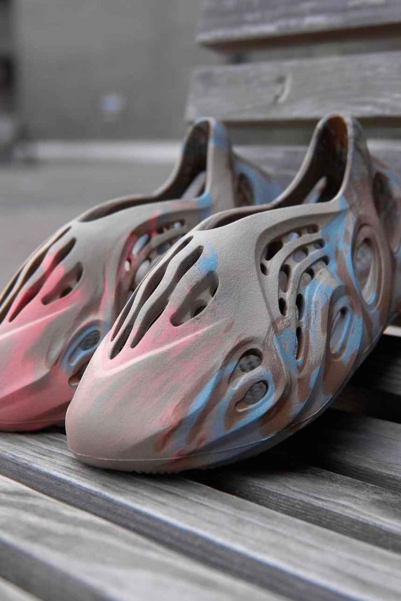 Yeezy Foam RNNR MX Sand Grey - MAGIC CITY