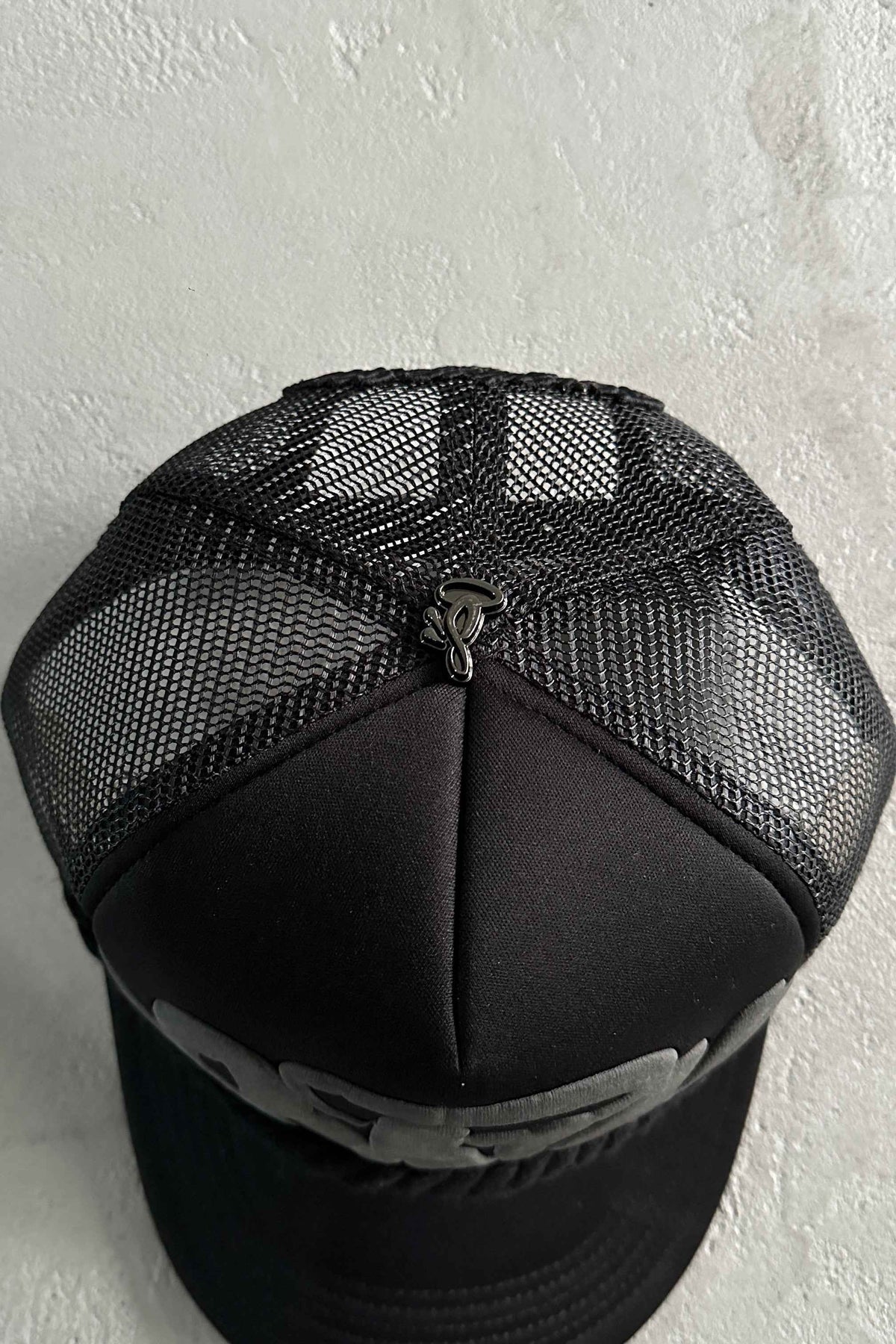 Syna World Rope Trucker Hat – BLACK