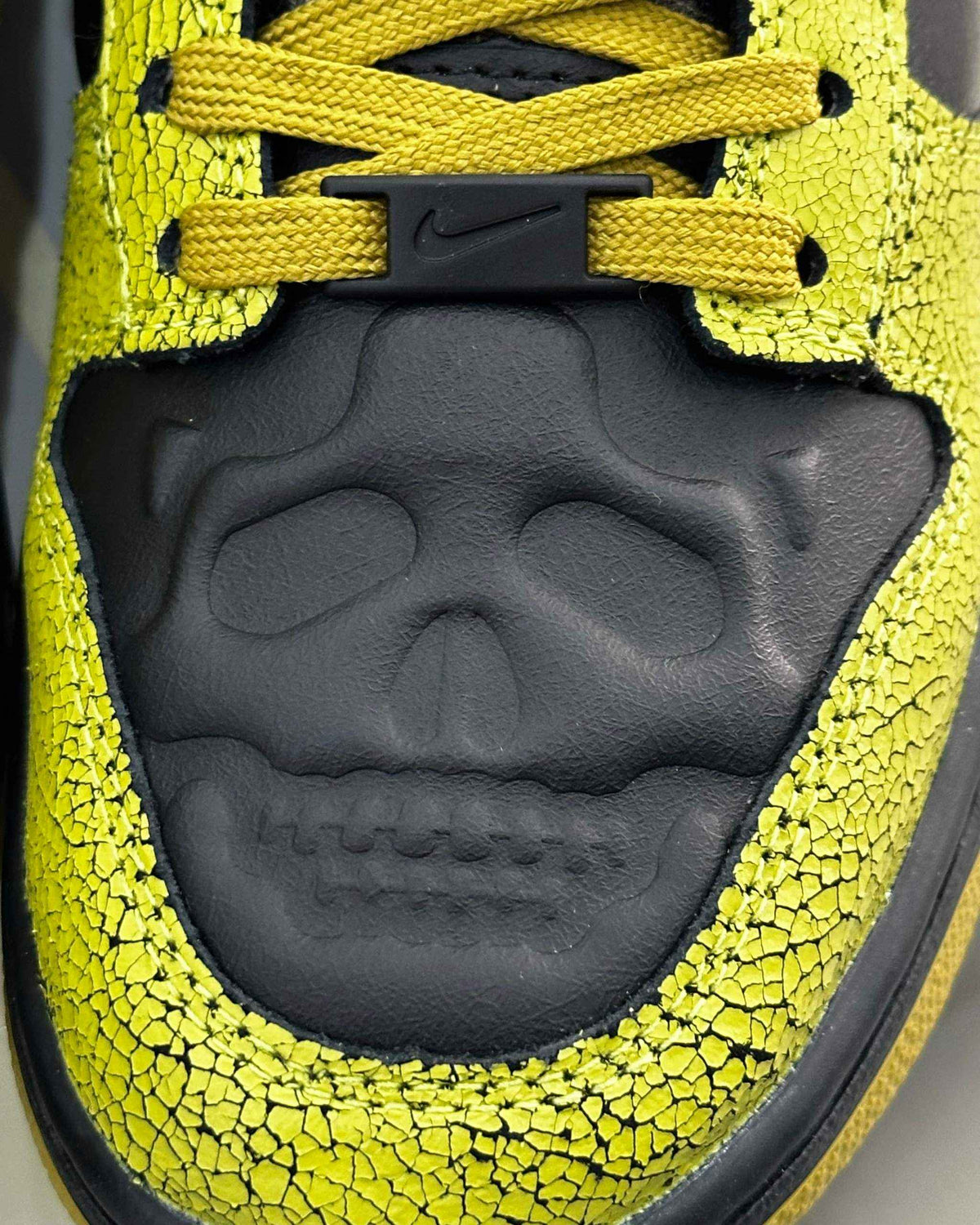 Níke Dunk Low Retro QS Halloween
Skull - MAGIC CITY