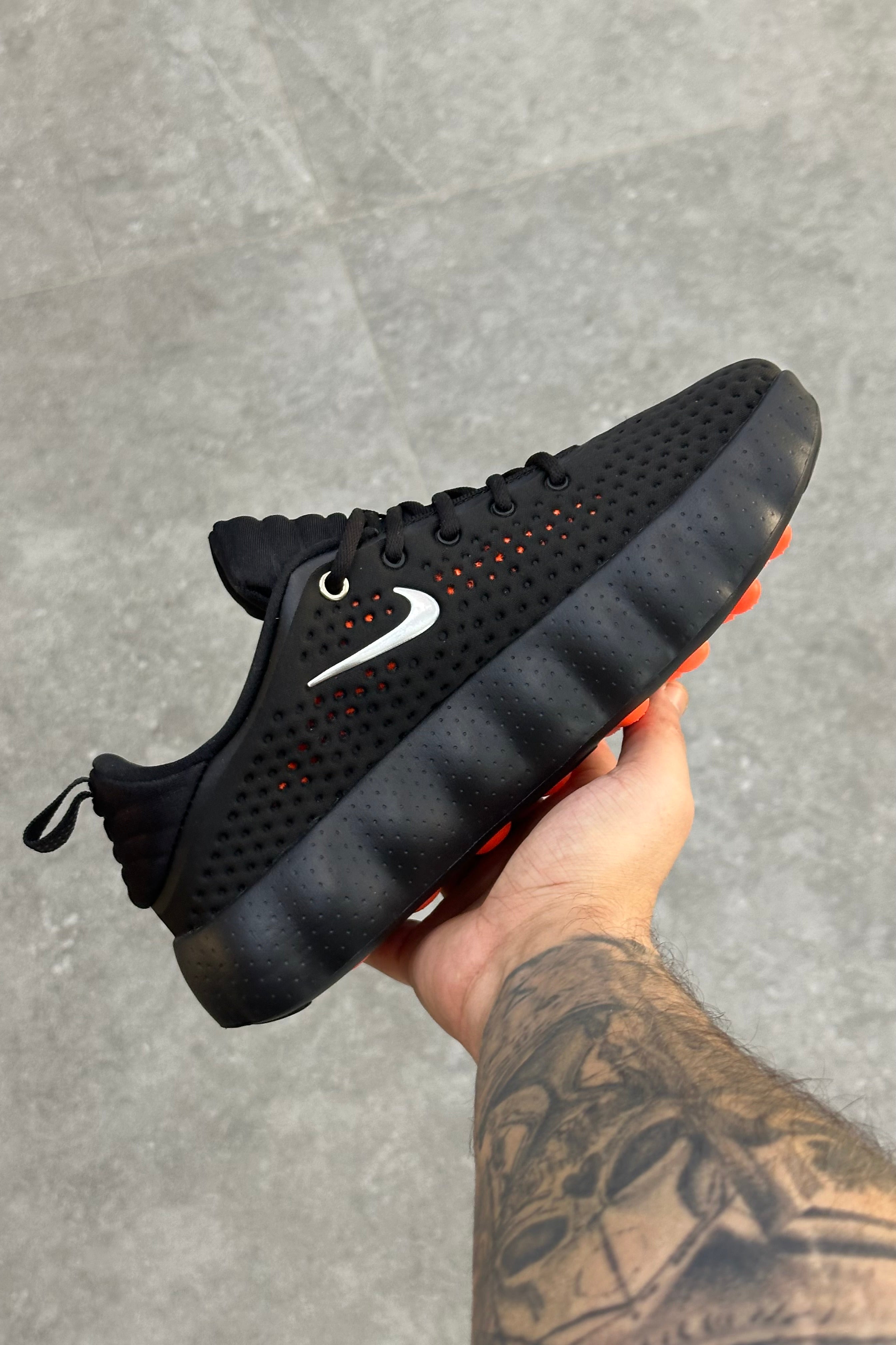Nike Mind 002 - Black/Hyper Crimson - MAGIC CITY
