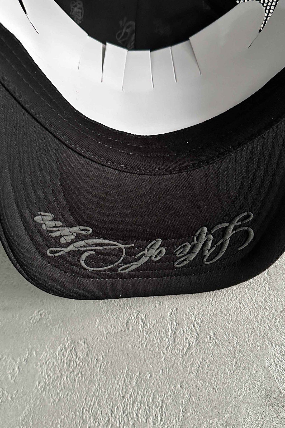 Syna World Rope Trucker Hat – BLACK