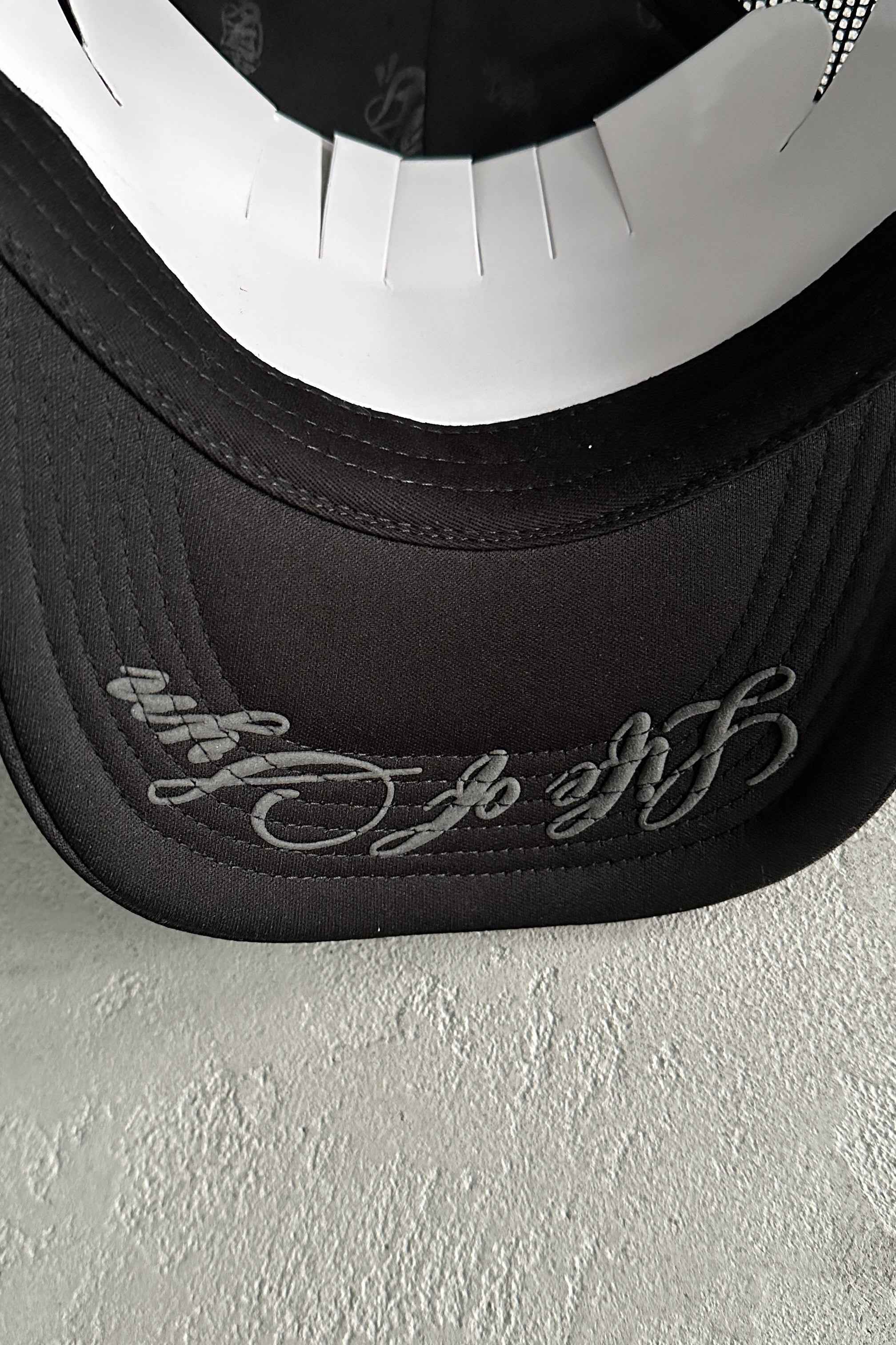 Syna World Rope Trucker Hat – BLACK