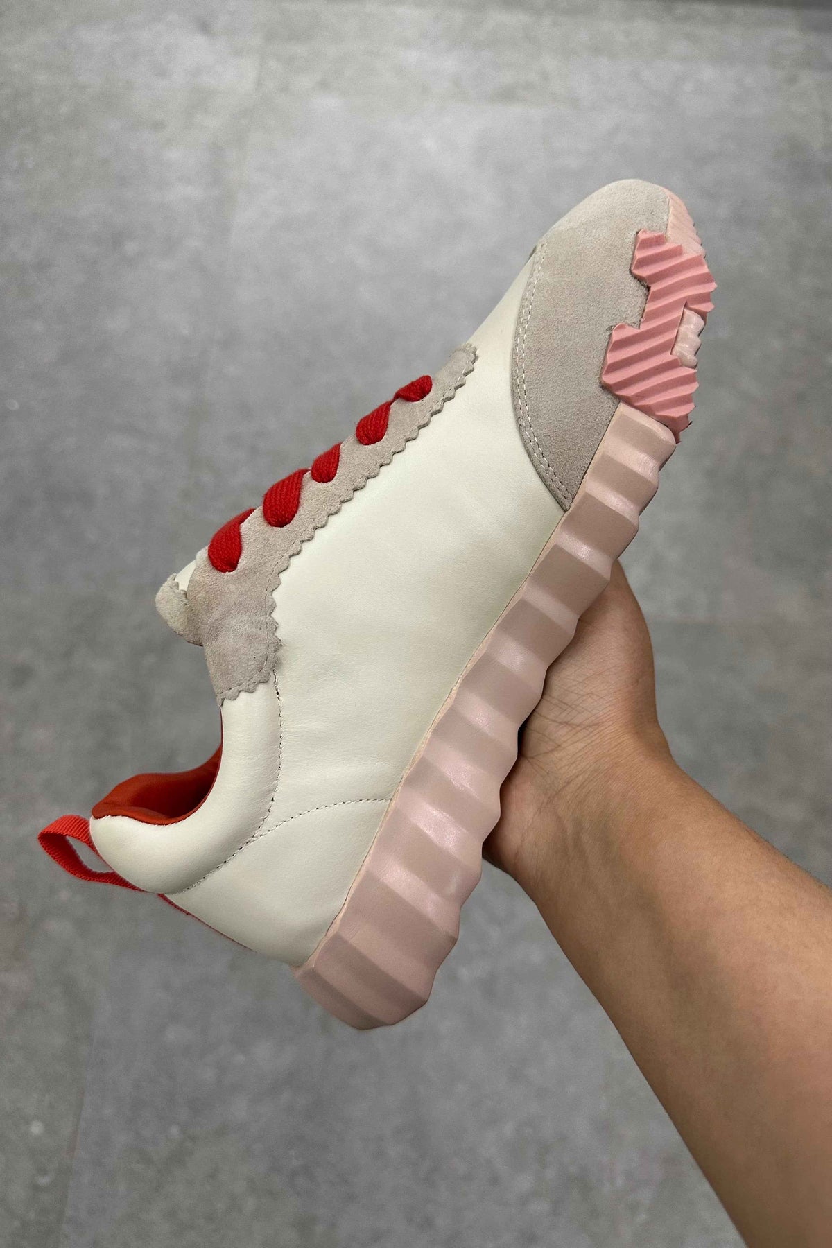 Hermès Bouncing Sneaker – Cream Pink Sole