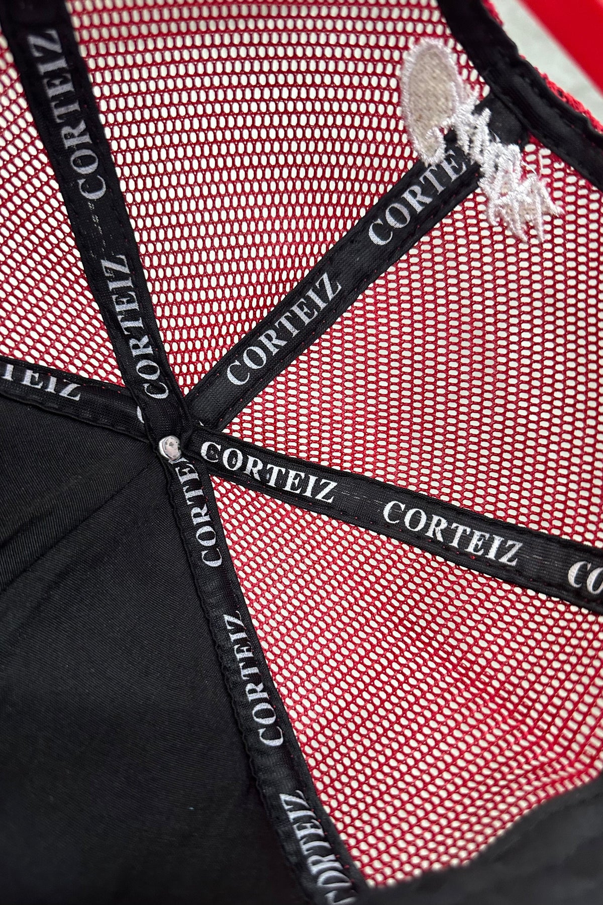 CORTEIZ 5 STARZ Alcatraz Trucker Hat – Red - MAGIC CITY