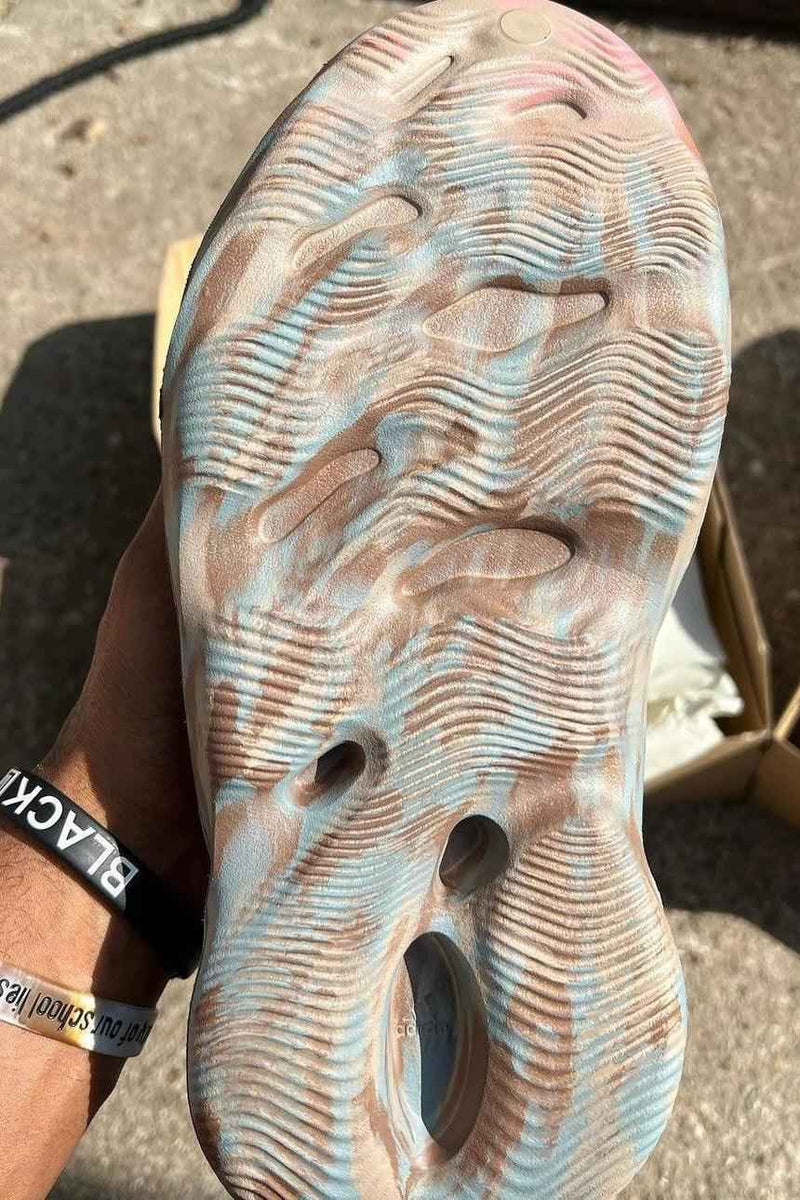 Yeezy Foam RNNR MX Sand Grey - MAGIC CITY