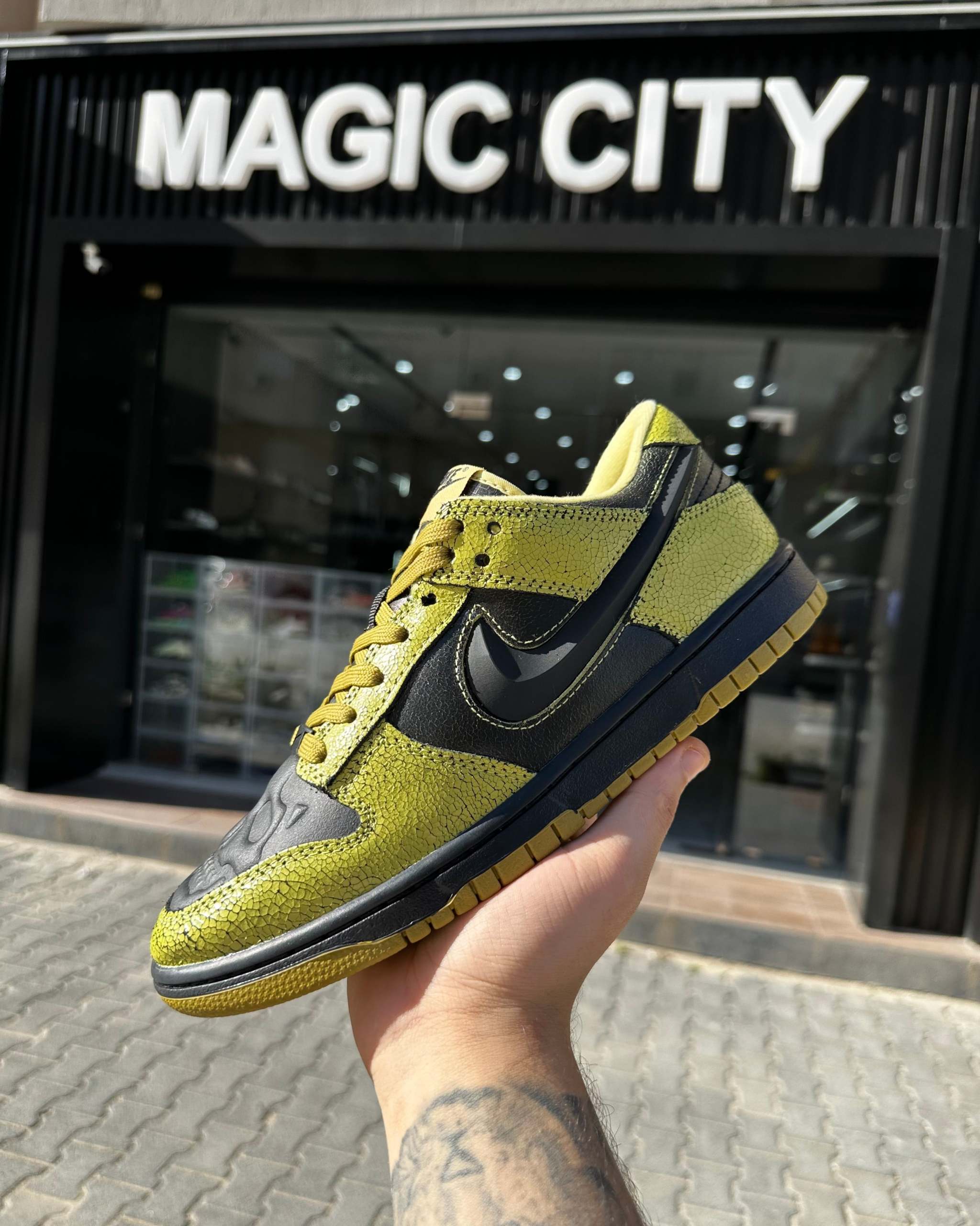 Níke Dunk Low Retro QS Halloween
Skull
