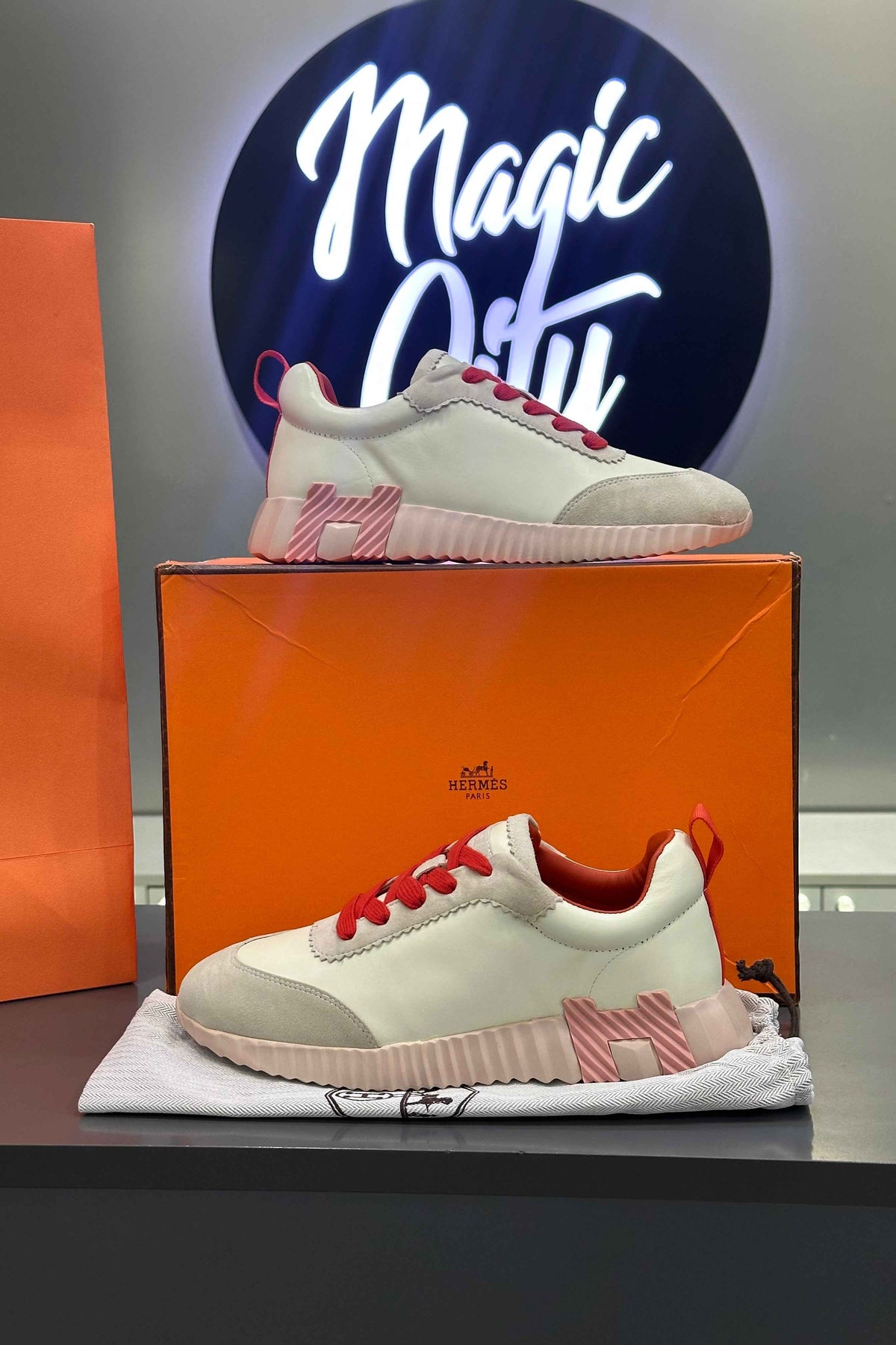 Hermès Bouncing Sneaker – Cream Pink Sole