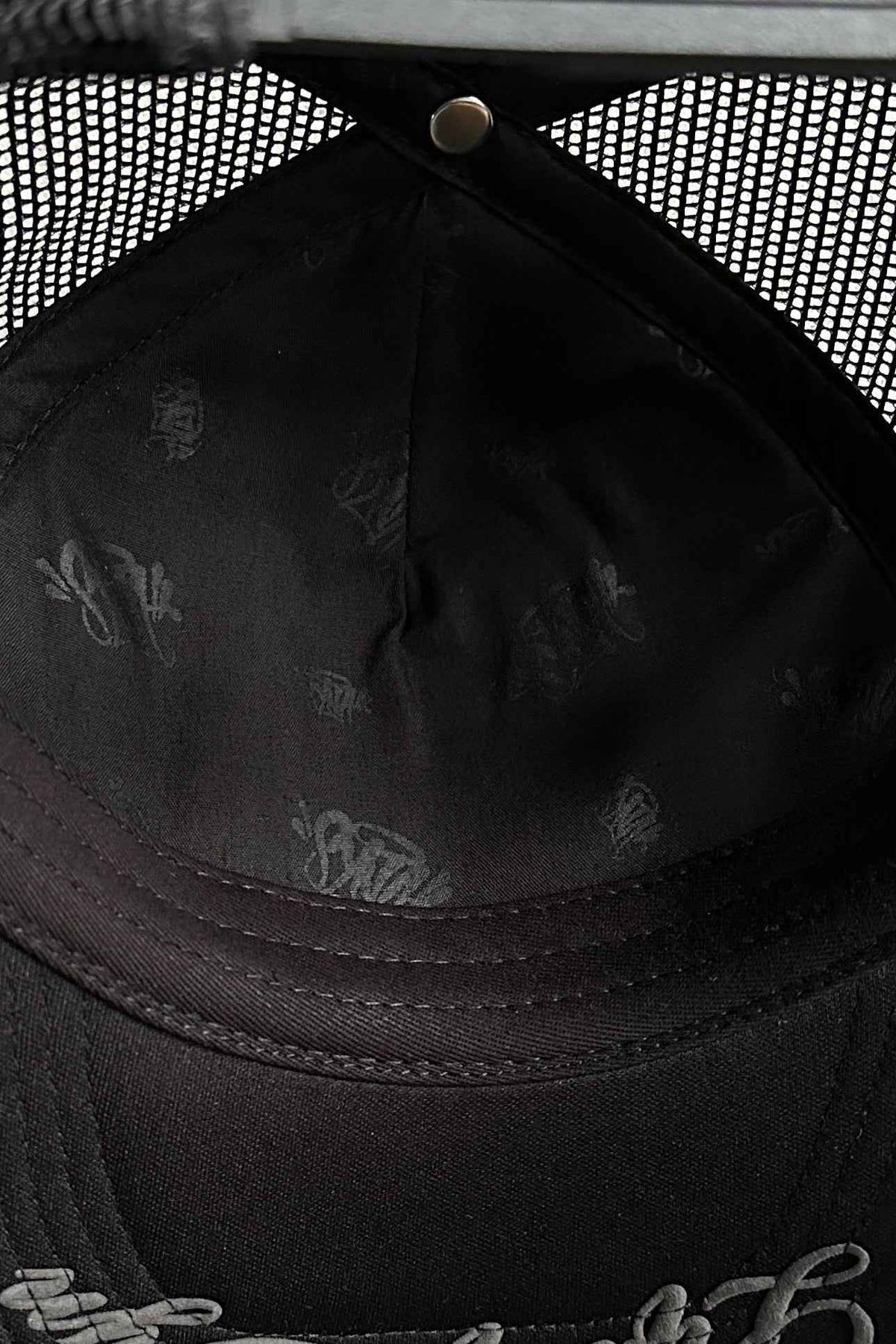 Syna World Rope Trucker Hat – BLACK