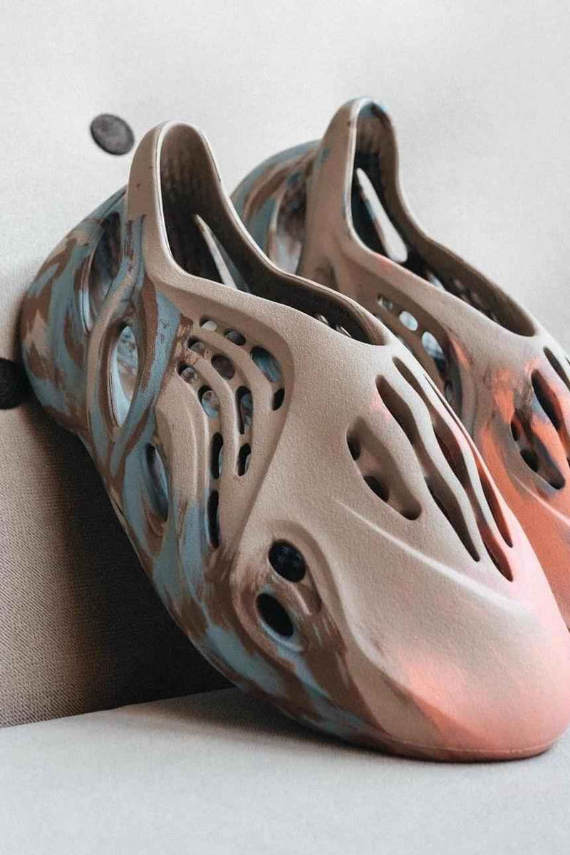 Yeezy Foam RNNR MX Sand Grey - MAGIC CITY