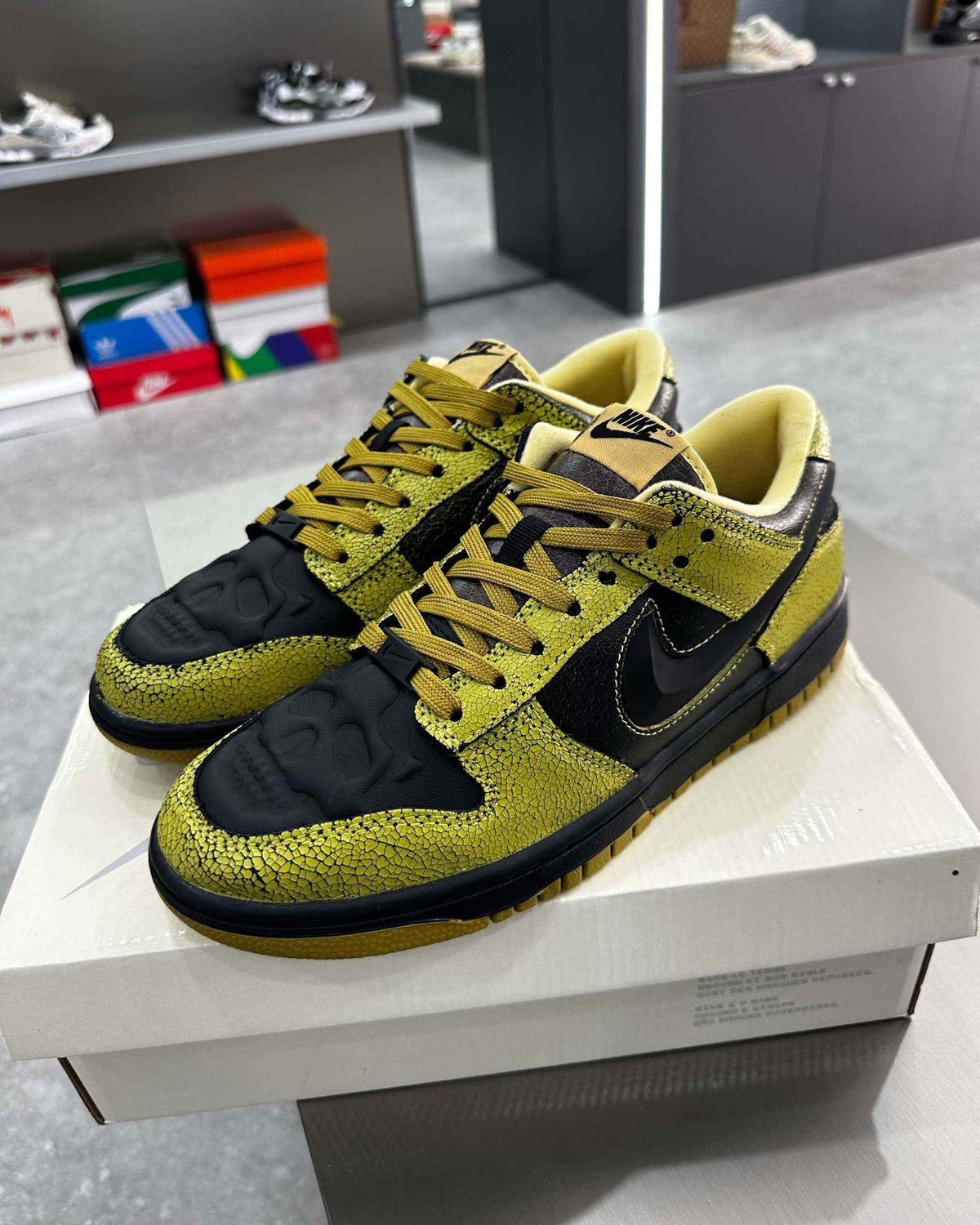 Níke Dunk Low Retro QS Halloween
Skull - MAGIC CITY