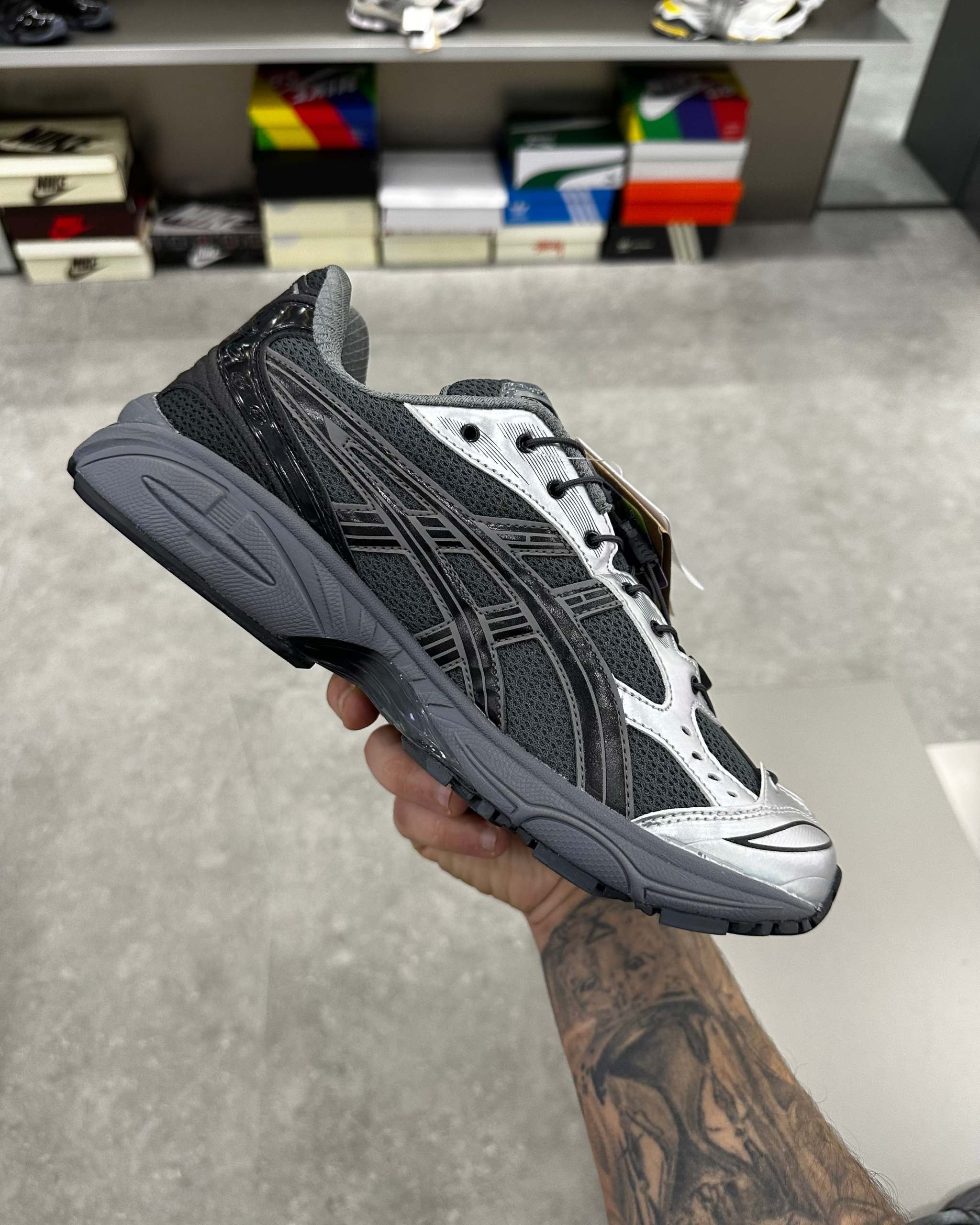 ASICS Gel-Kayano 14 Unaffected
Infinite Wonders
