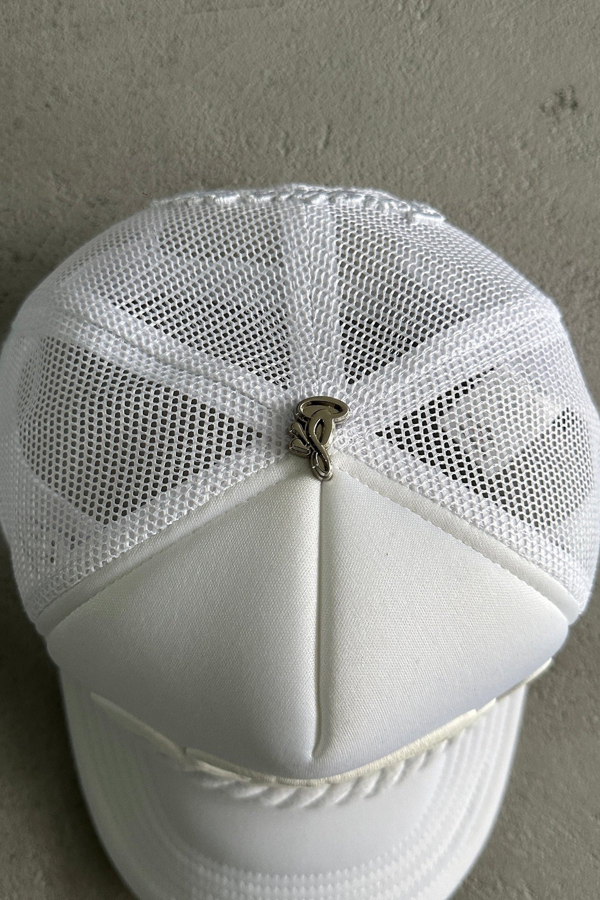 Syna World Rope Trucker Hat – White - MAGIC CITY