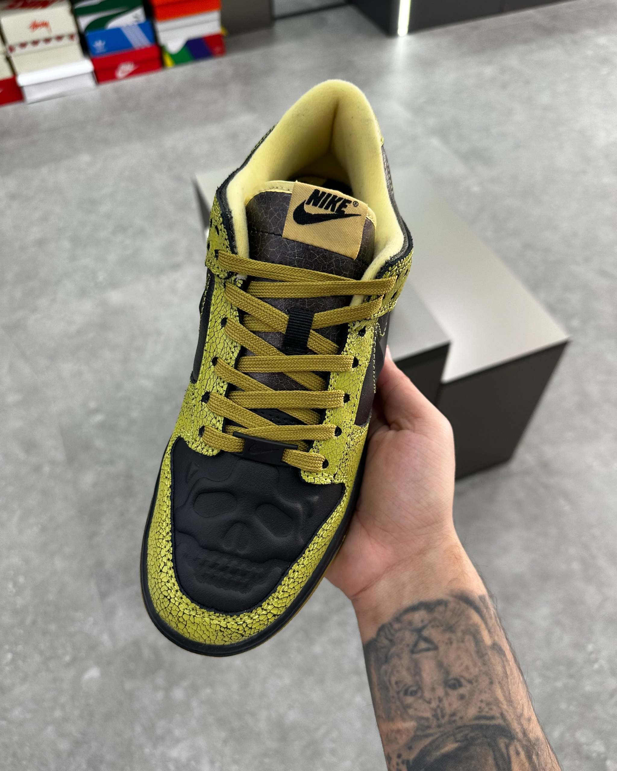Níke Dunk Low Retro QS Halloween
Skull