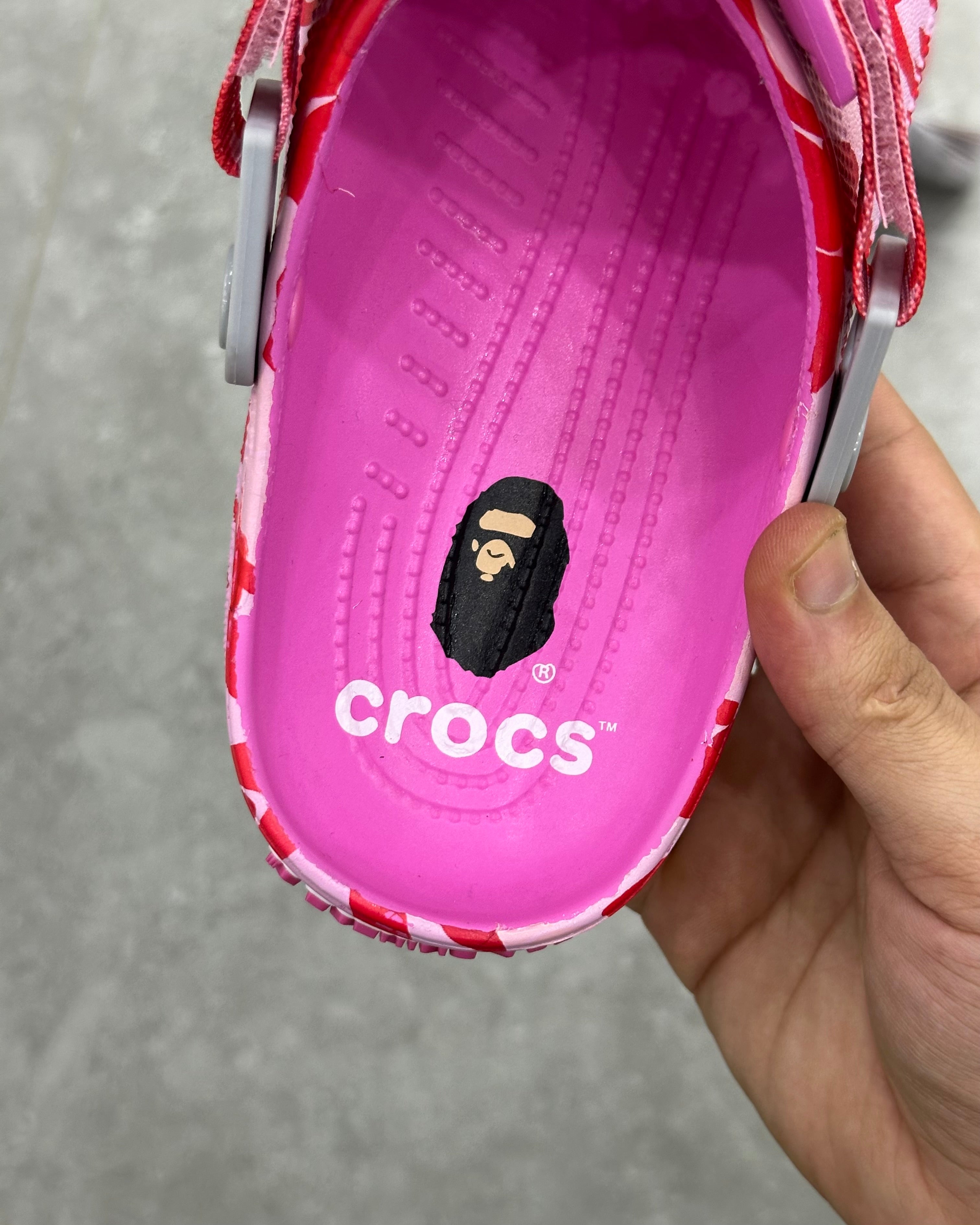 Crocs X A Bathing Ape ABC
Camo - Pink