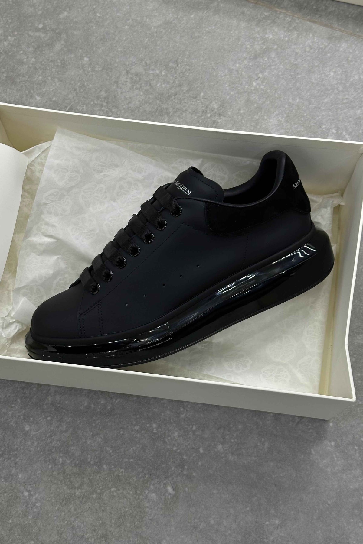 Alexander McQueen Oversized Sneaker 'Clear Sole - Black