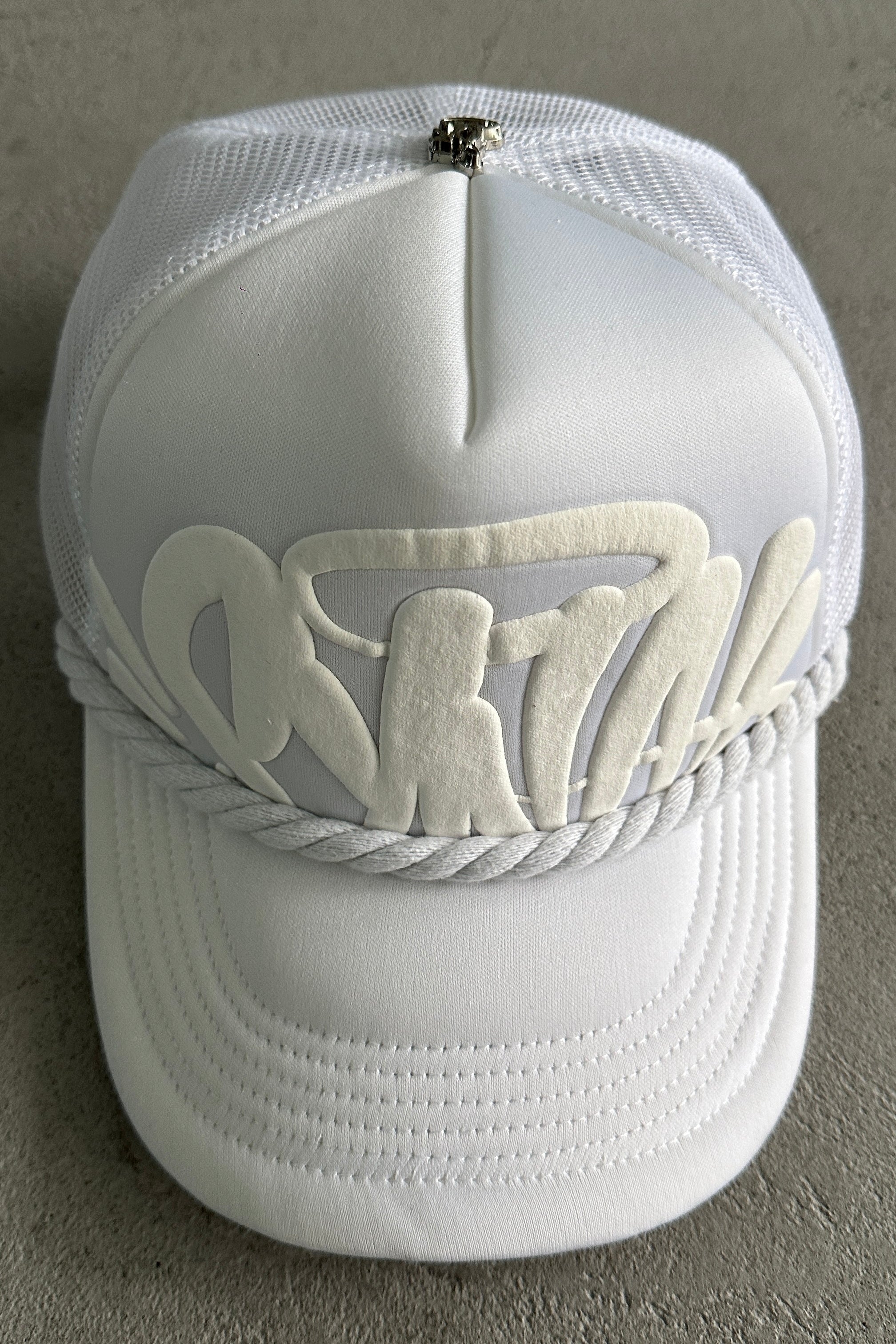 Syna World Rope Trucker Hat – White - MAGIC CITY
