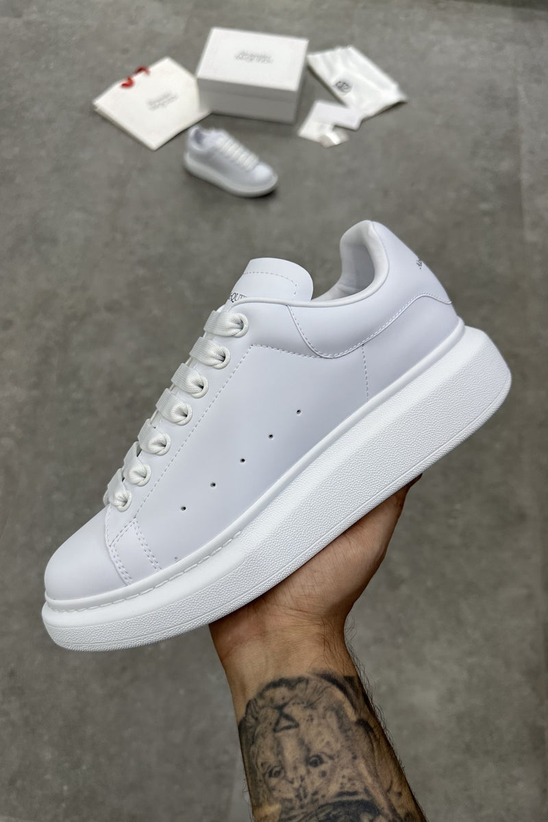 Alexander McQueen Oversized Sneaker Triple White - on hand