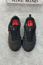 Nike Mind 002 - Black/Hyper Crimson