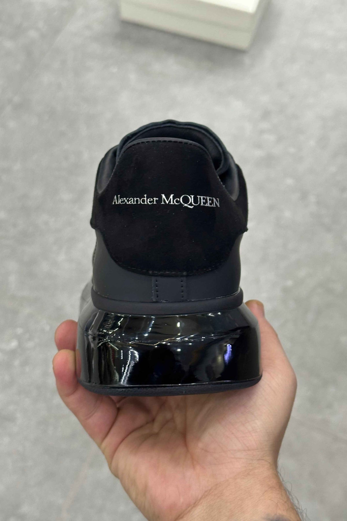 Alexander McQueen Oversized Sneaker 'Clear Sole - Black