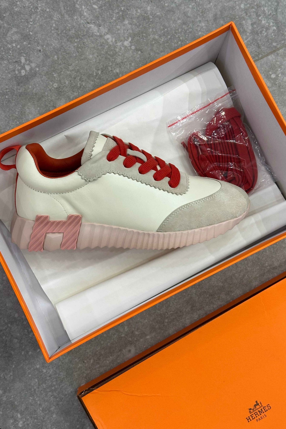 Hermès Bouncing Sneaker – Cream Pink Sole