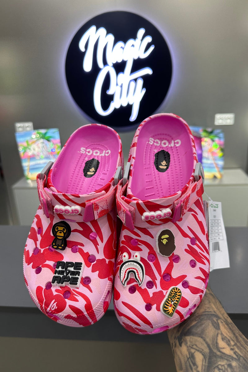 Crocs X A Bathing Ape ABC
Camo - Pink - MAGIC CITY