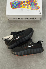Nike Mind 002 - Black/Hyper Crimson