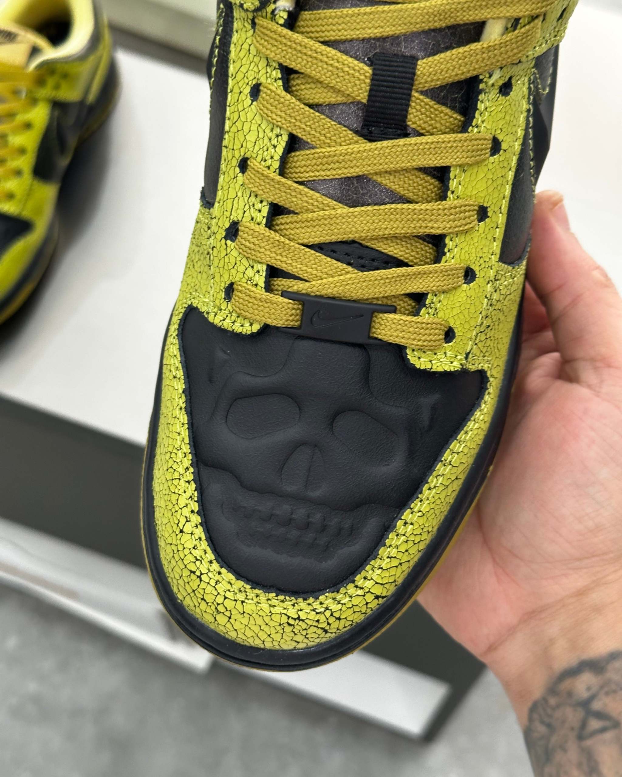 Níke Dunk Low Retro QS Halloween
Skull