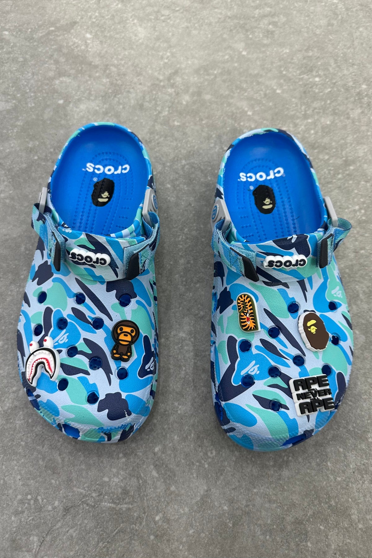Crocs X A Bathing Ape ABC
Camo - Bleu - MAGIC CITY