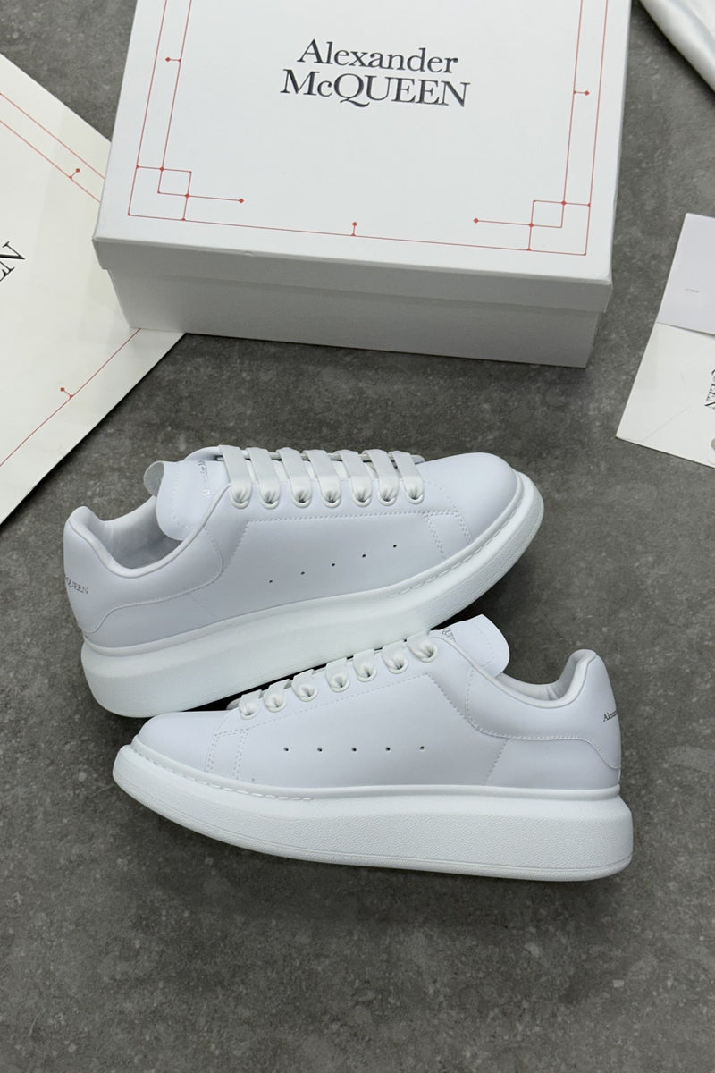 Alexander McQueen Oversized Sneaker Triple White - pair