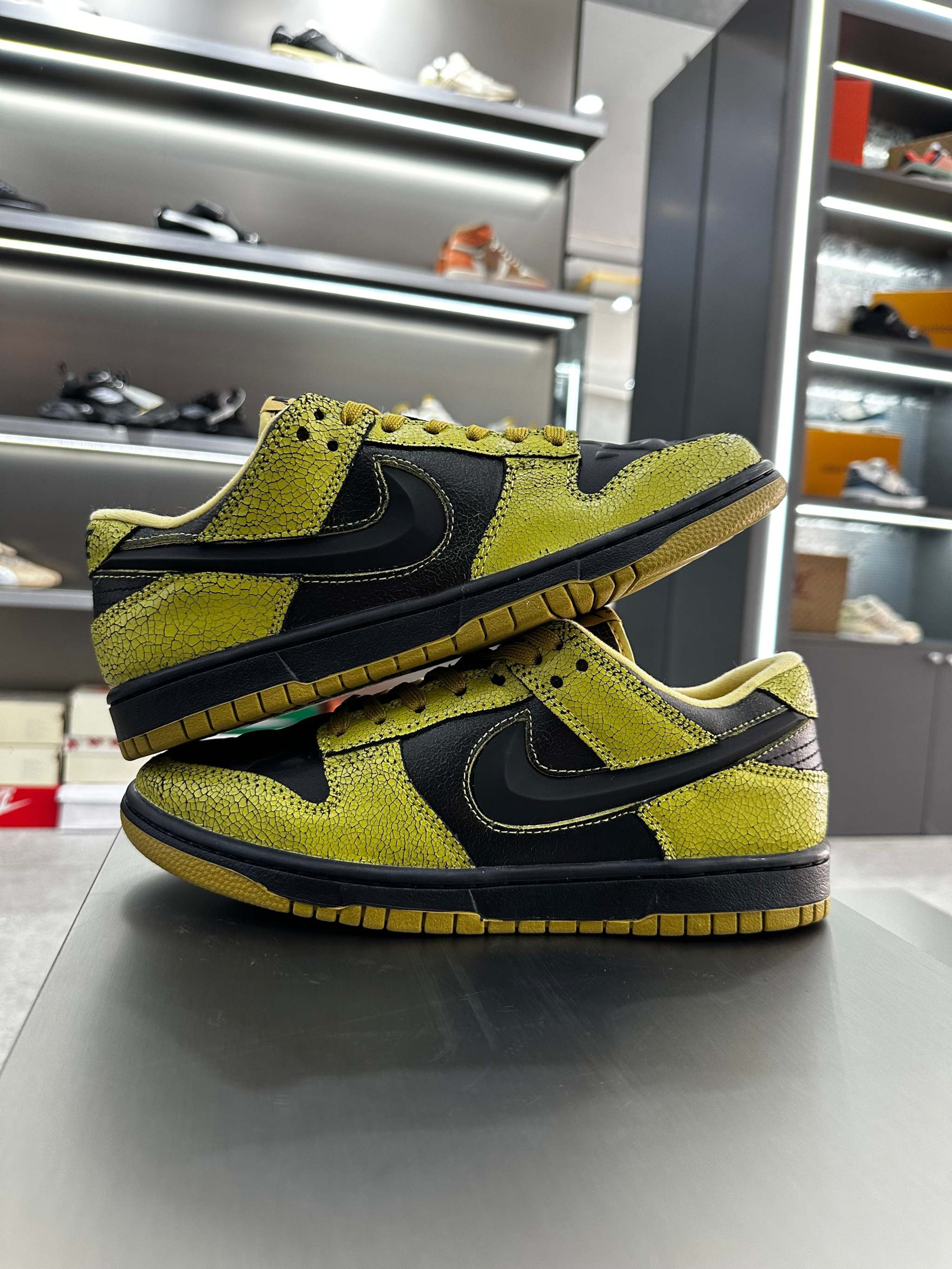 Níke Dunk Low Retro QS Halloween
Skull
