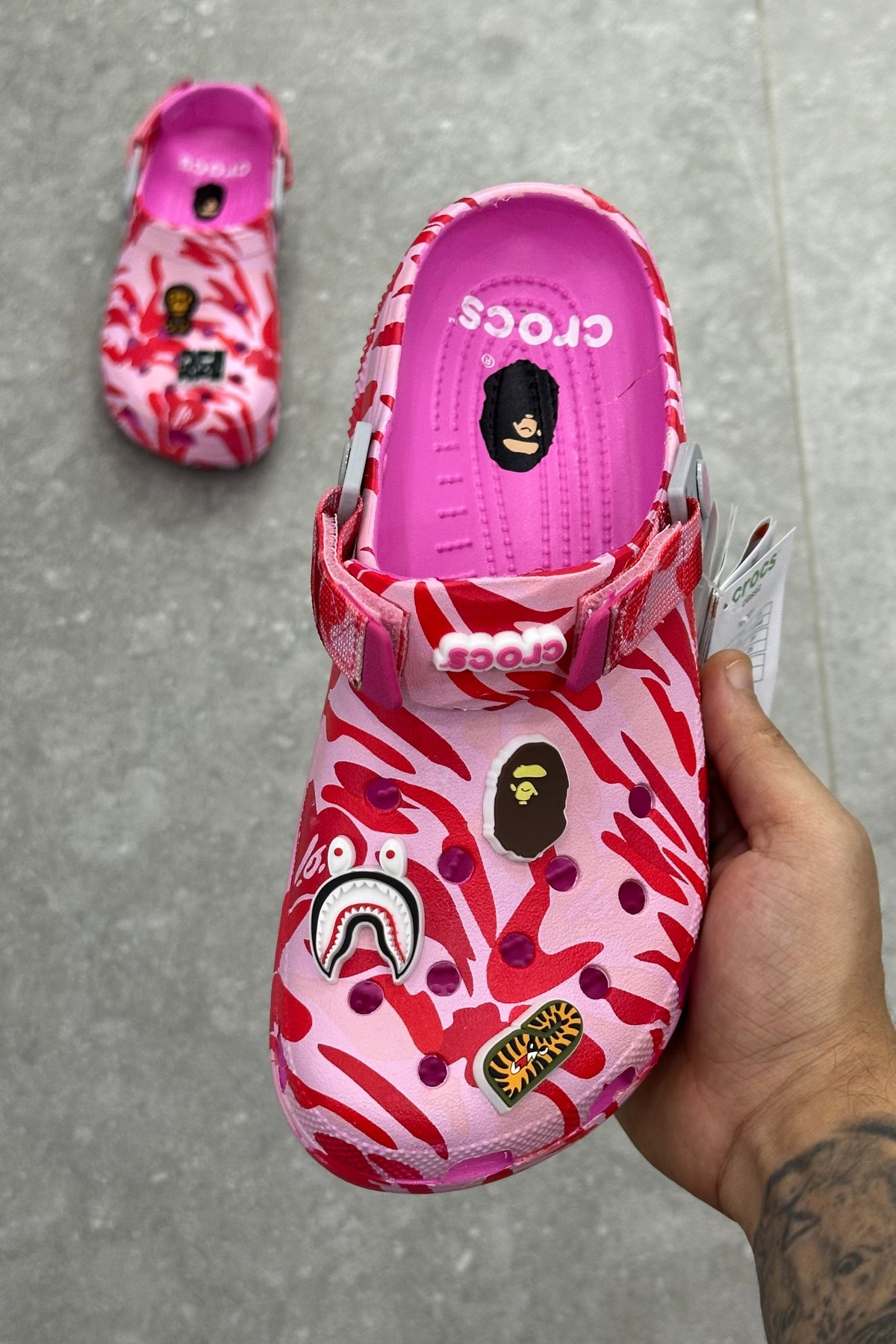 Crocs X A Bathing Ape ABC
Camo - Pink - MAGIC CITY