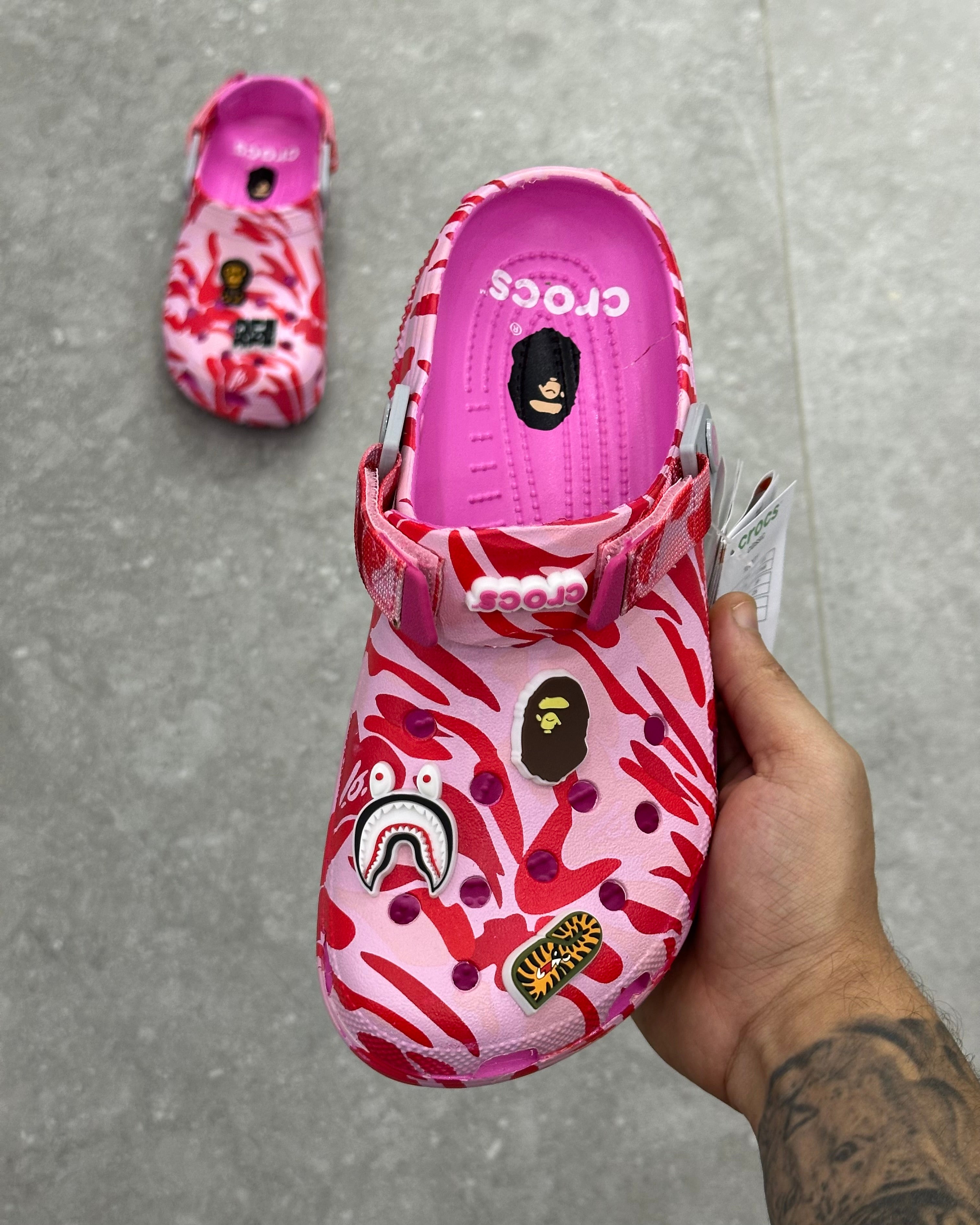 Crocs X A Bathing Ape ABC
Camo - Pink