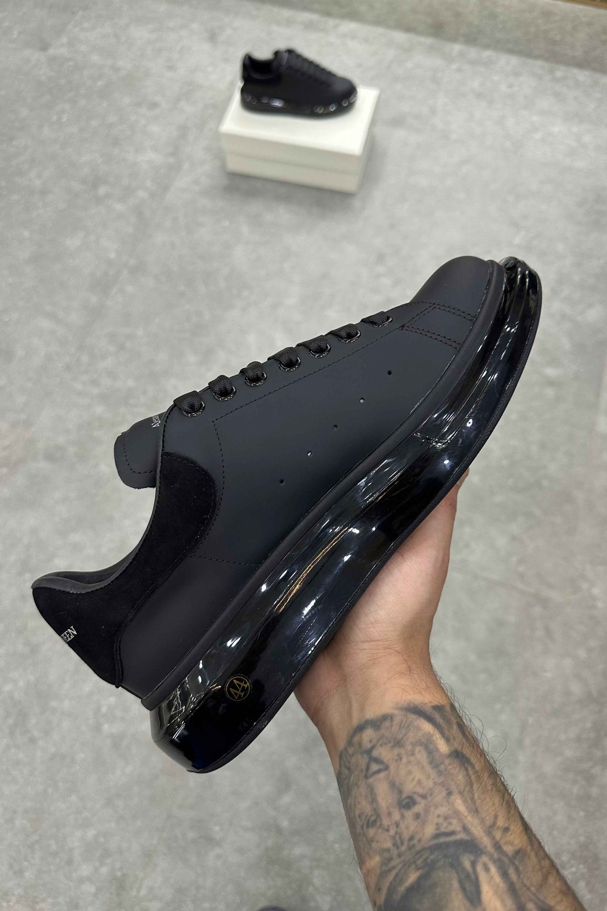 Alexander McQueen Oversized Sneaker 'Clear Sole - Black