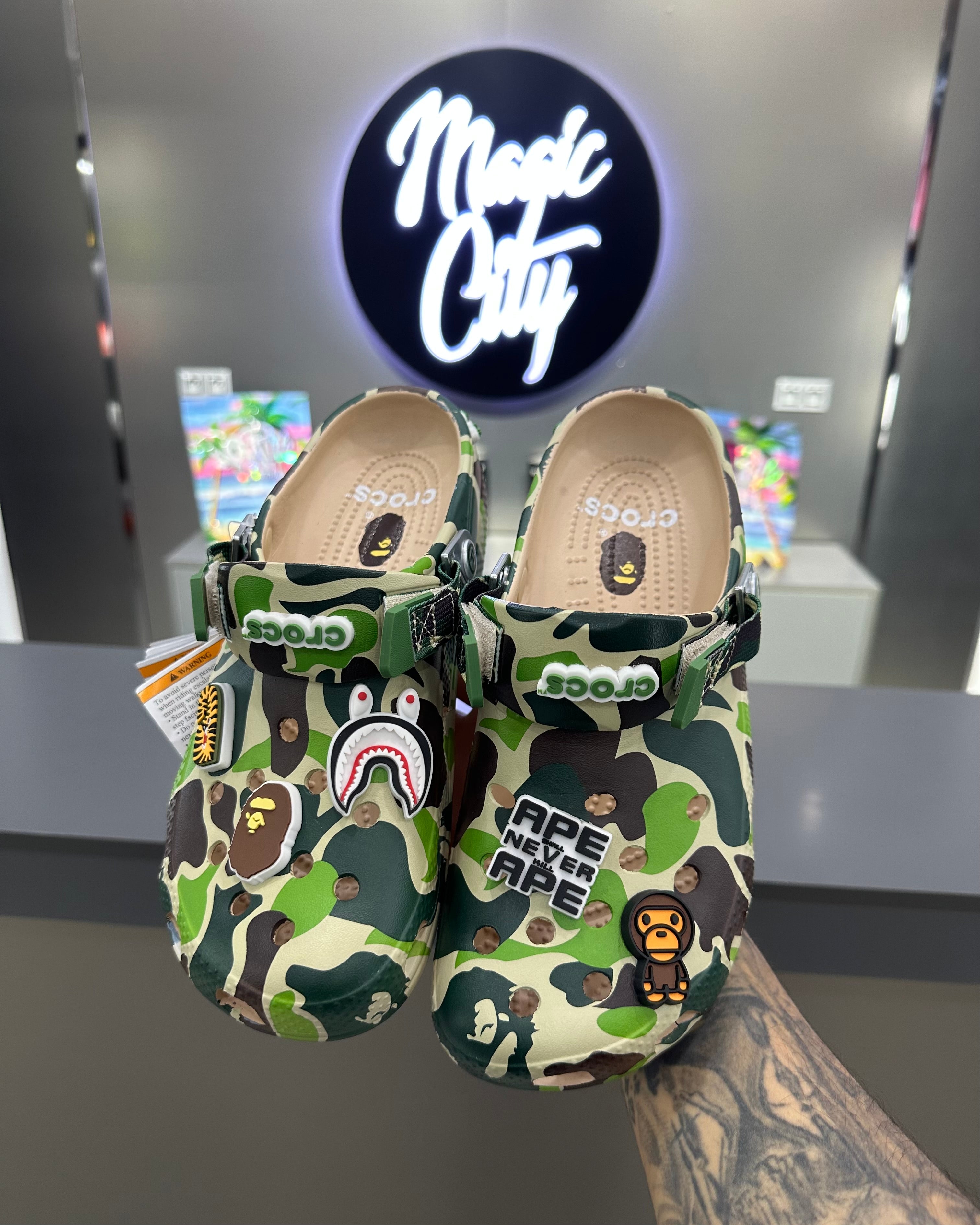Crocs X A Bathing Ape ABC
Camo - Green