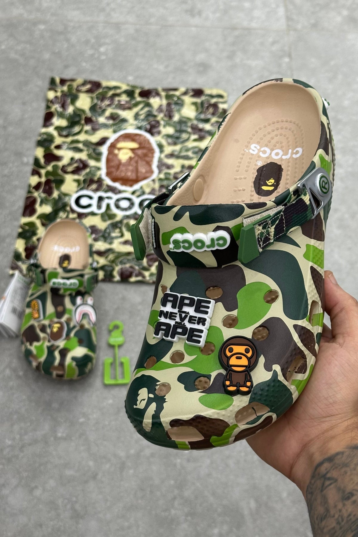 Crocs X A Bathing Ape ABC
Camo - Green - MAGIC CITY