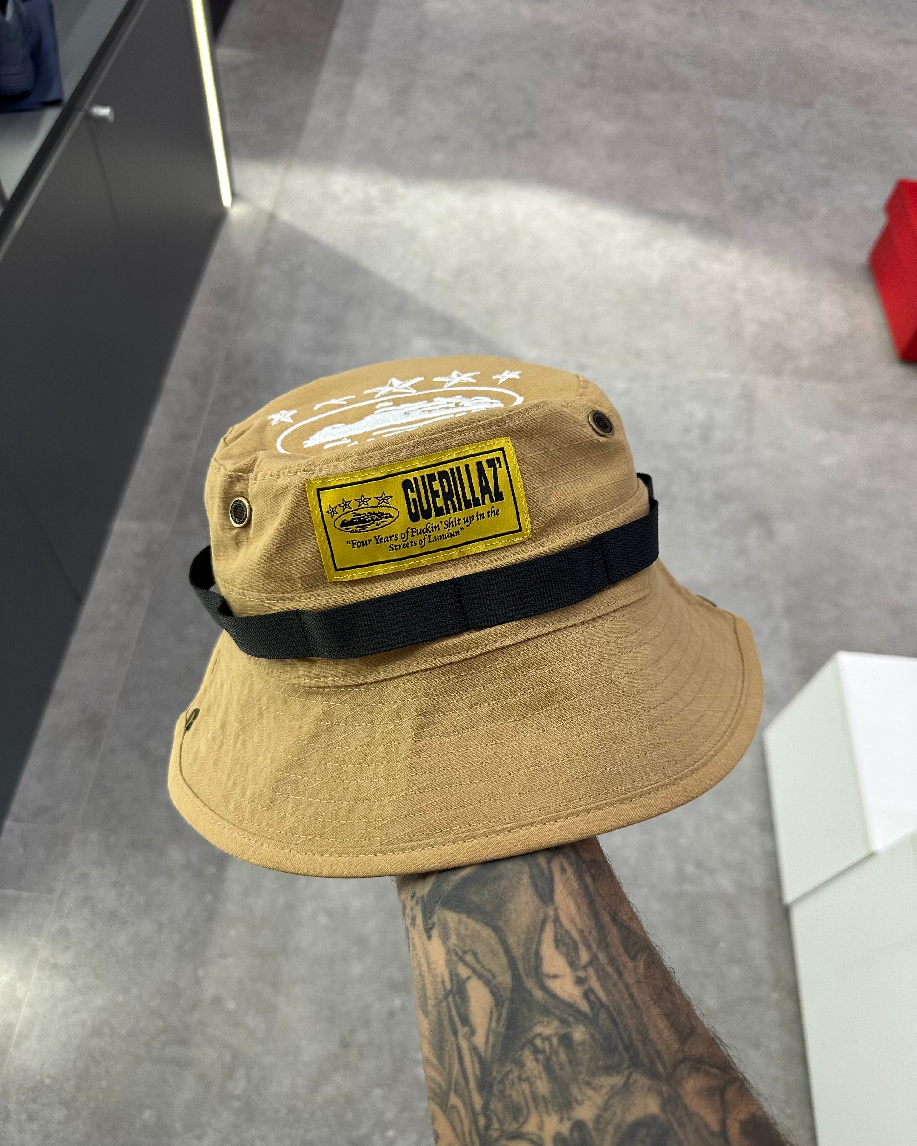 Corteiz OG Guerillaz Bucket Hat - Sandy