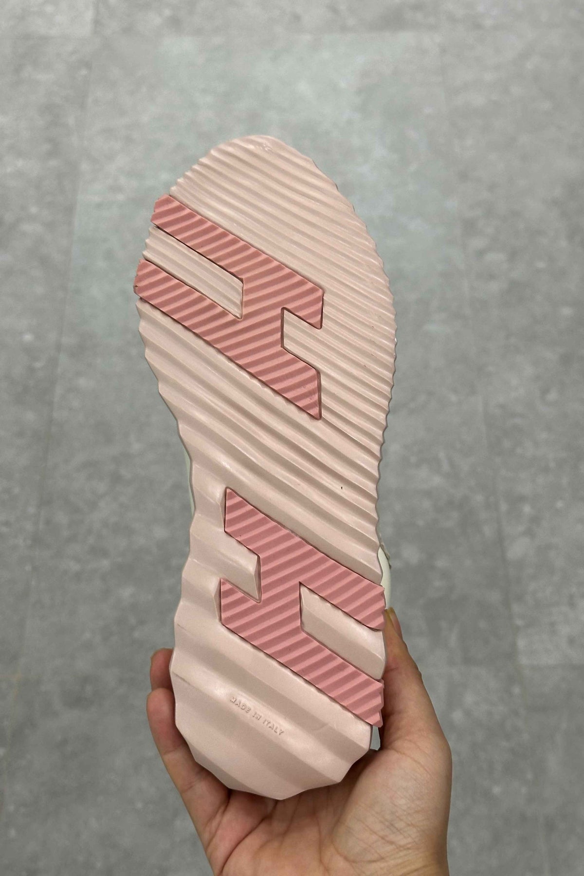 Hermès Bouncing Sneaker – Cream Pink Sole