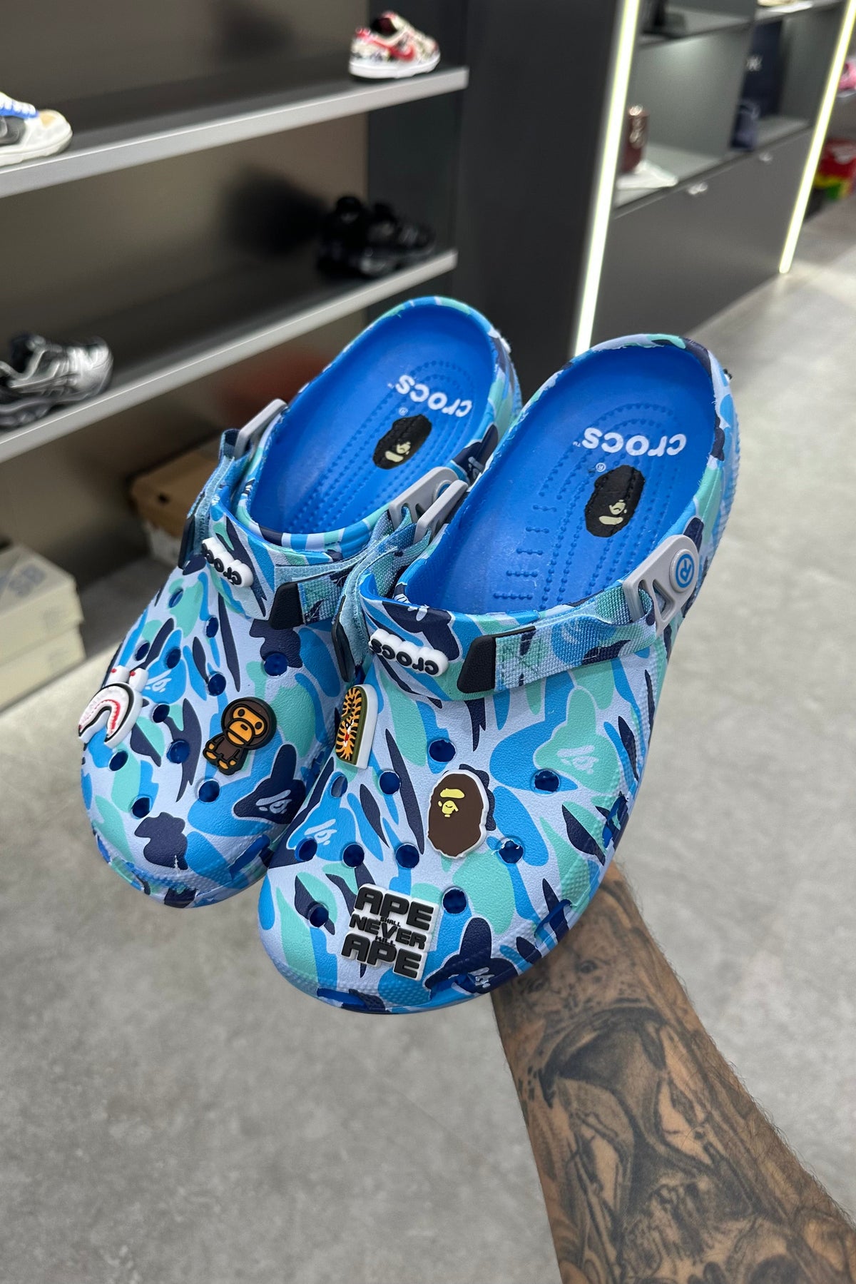 Crocs X A Bathing Ape ABC
Camo - Bleu - MAGIC CITY