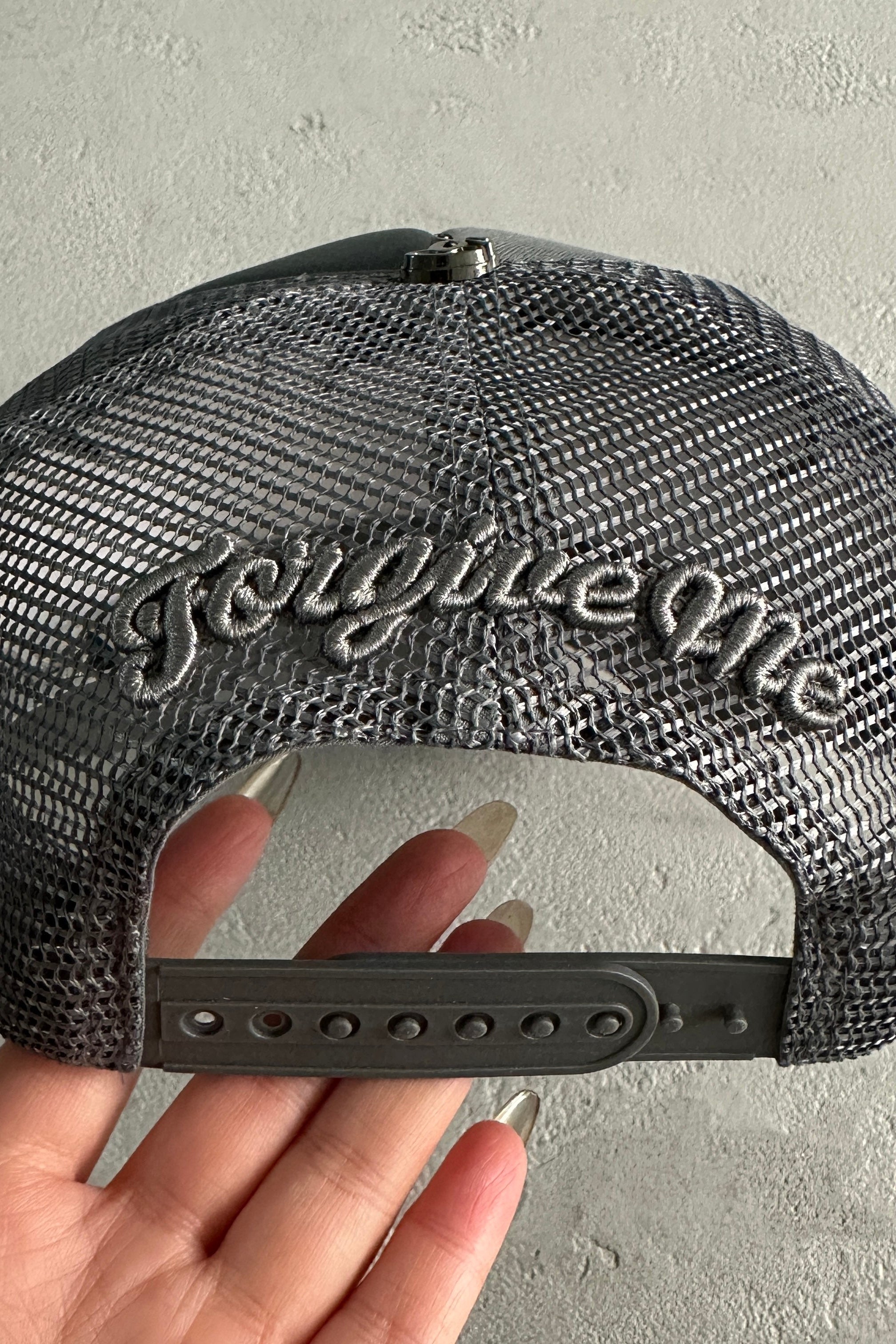 Syna World Rope Trucker Hat – Grey - MAGIC CITY