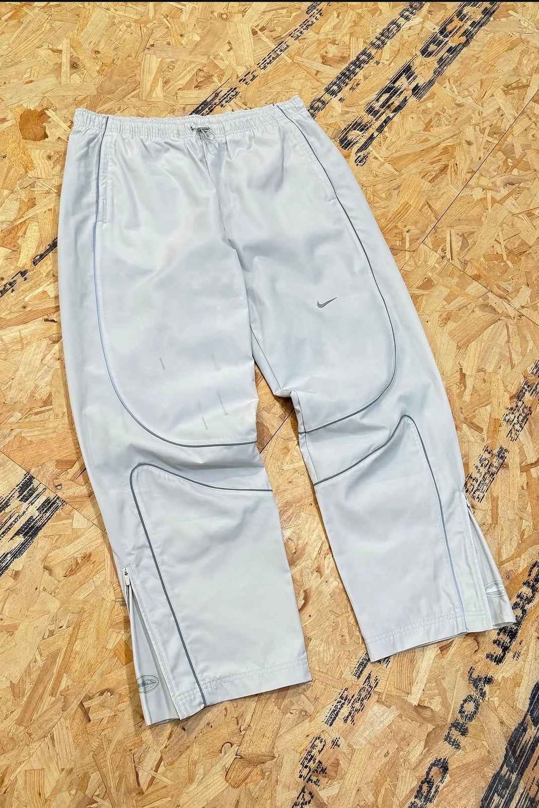 Corteiz × Nike NRG Onyx Tracksuit - WHITE