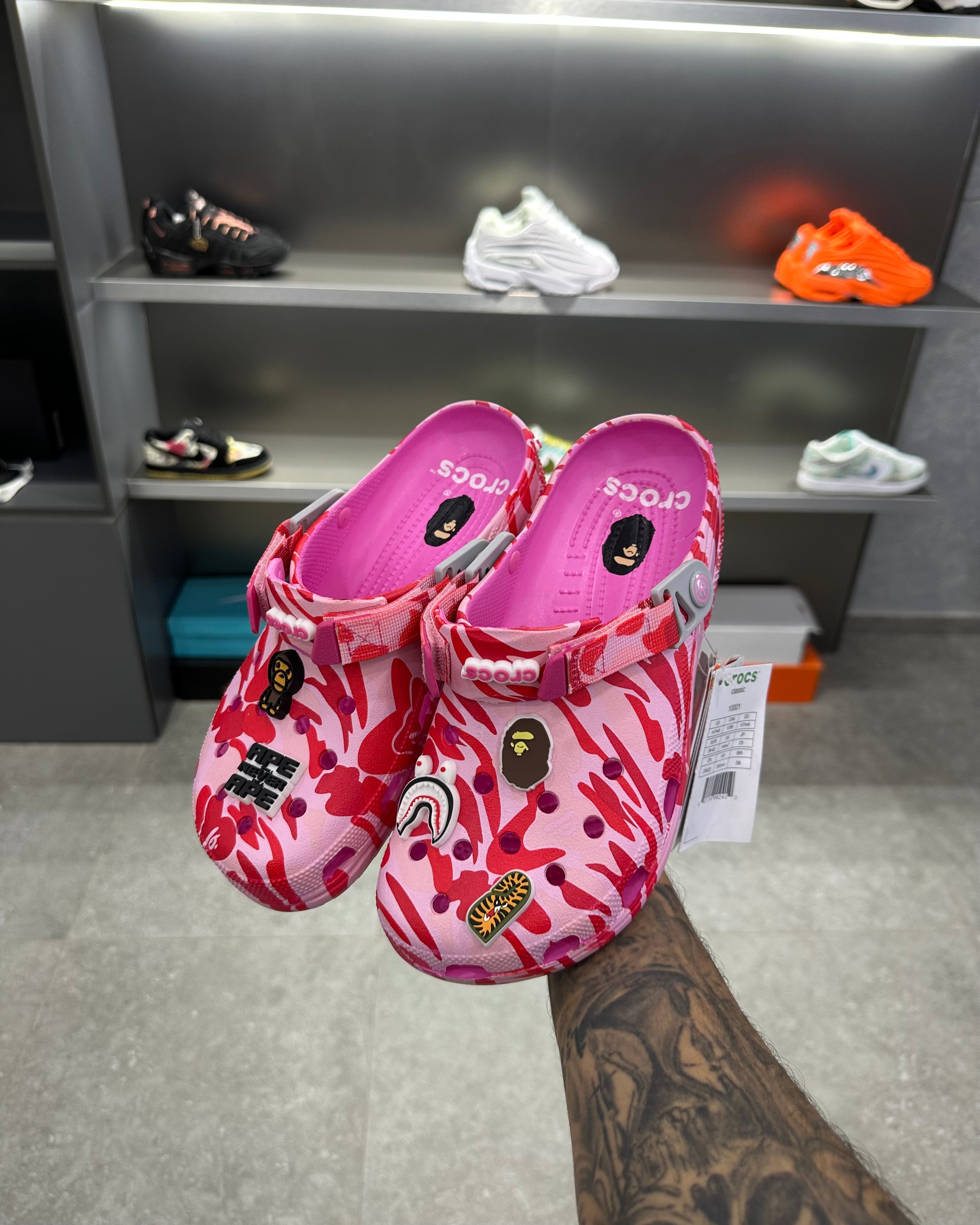 Crocs X A Bathing Ape ABC
Camo - Pink