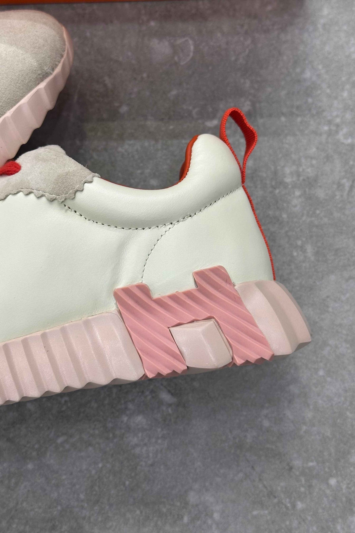 Hermès Bouncing Sneaker – Cream Pink Sole