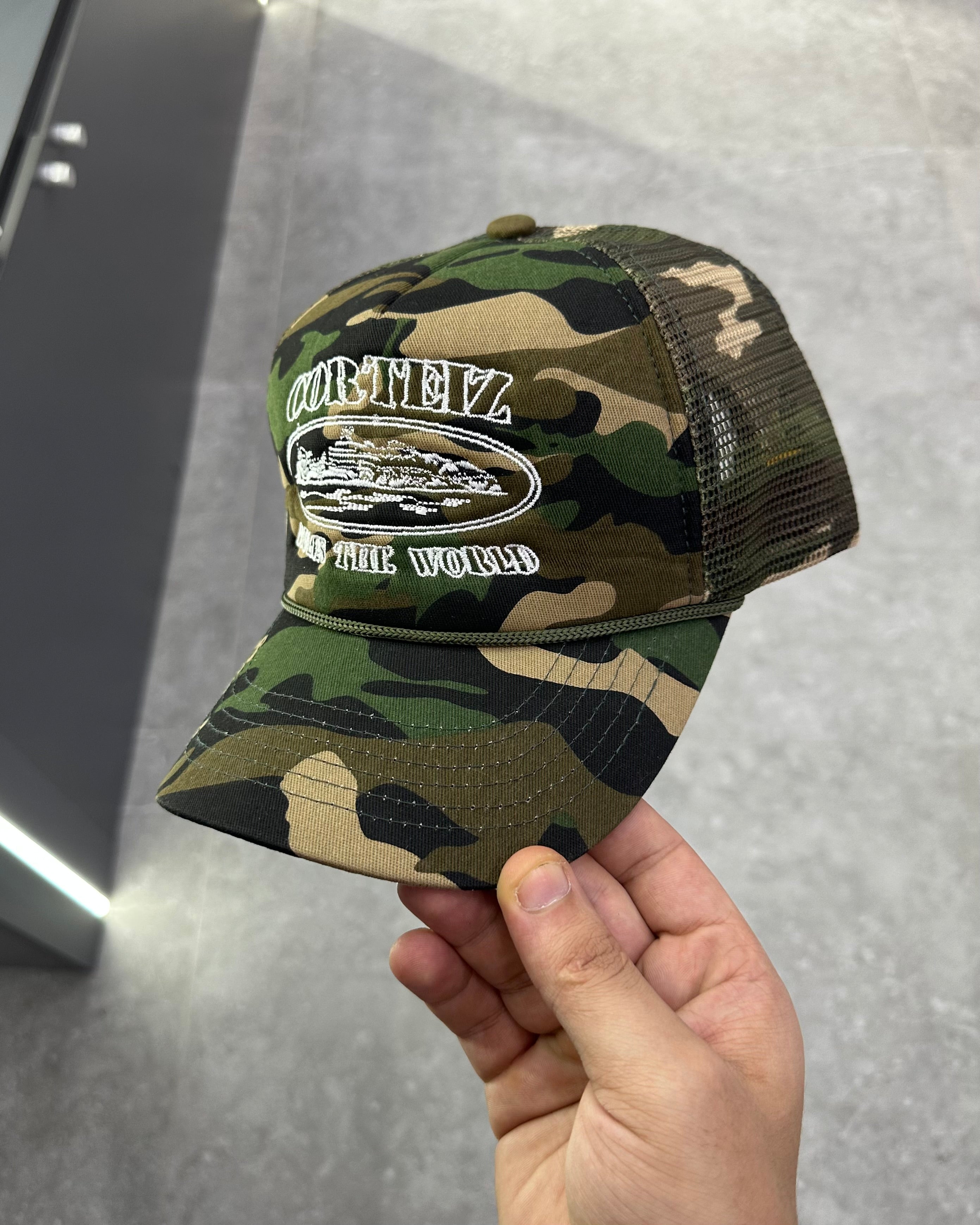 CORTEIZ 5 STARZ Alcatraz Trucker Hat – Camo
