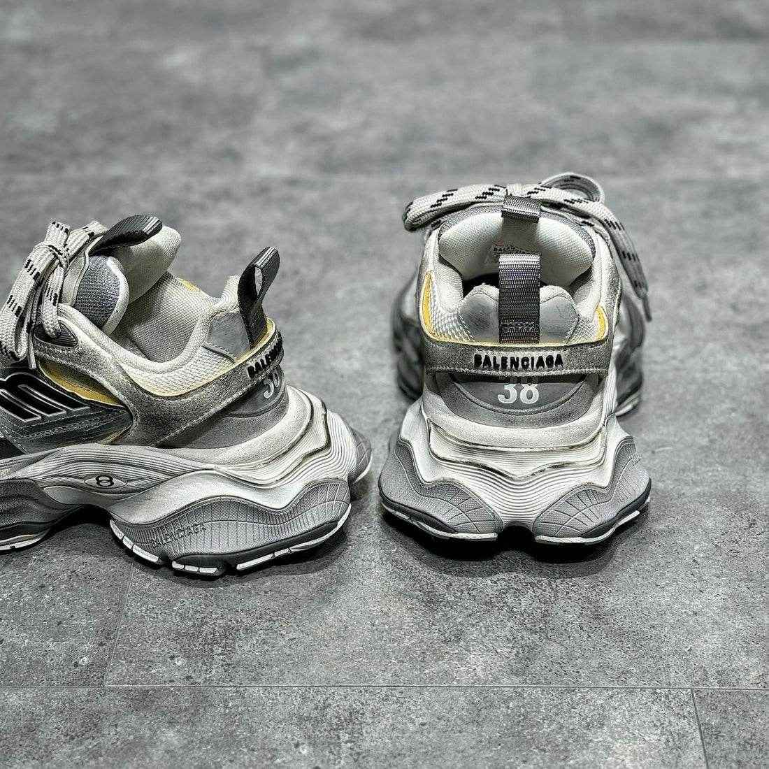 Balenciaga Cargo Sneaker Grey - MAGIC CITY