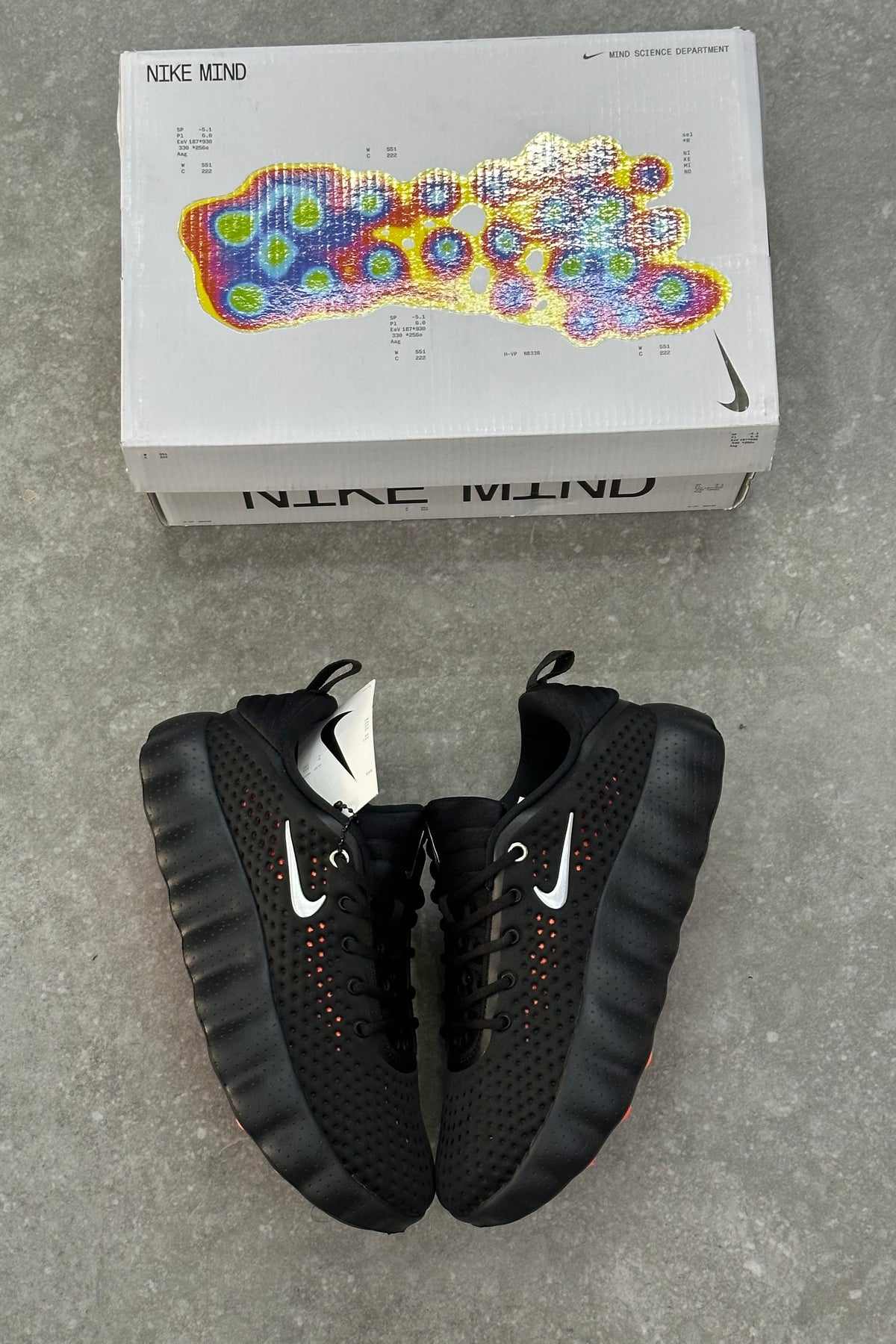 Nike Mind 002 - Black/Hyper Crimson