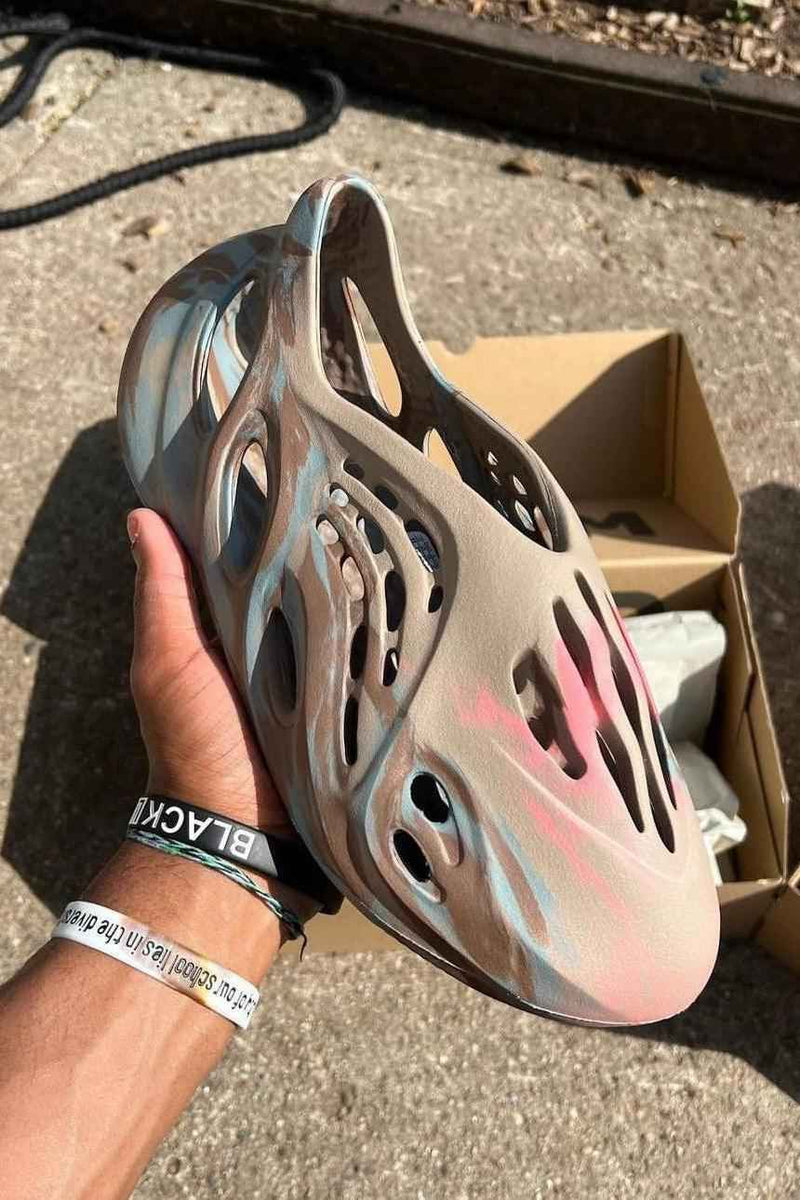 Yeezy Foam RNNR MX Sand Grey - MAGIC CITY